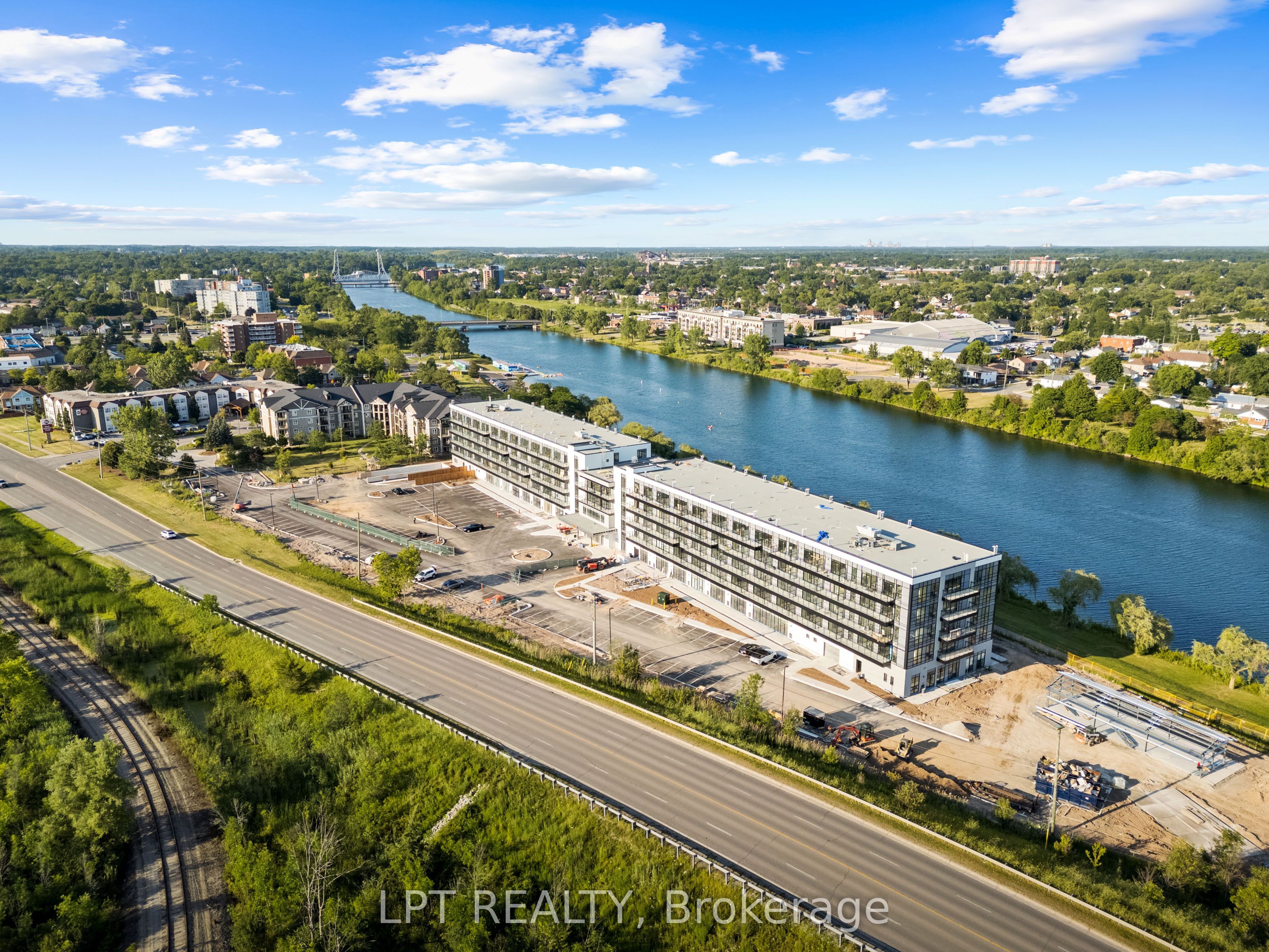 350 S Prince Charles Drive S 122, Welland, ON L3C 7B3 photo 2