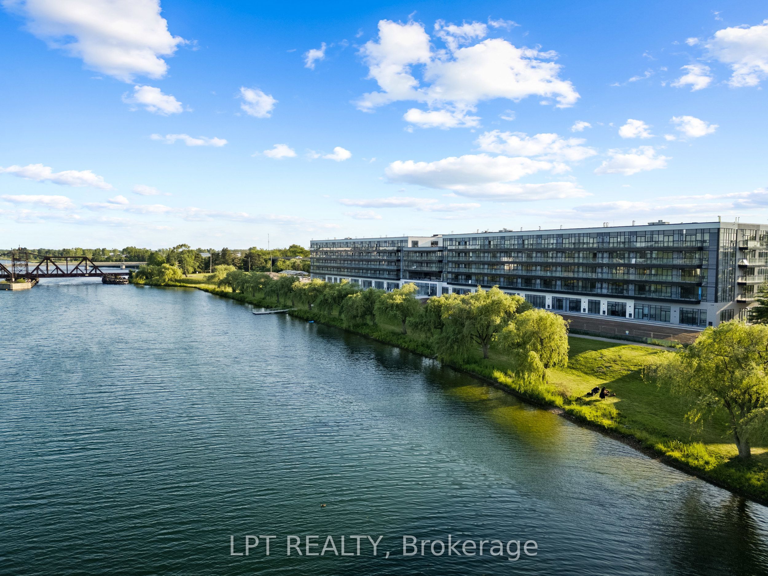 350 S Prince Charles Drive S 122, Welland, ON L3C 7B3 photo 4