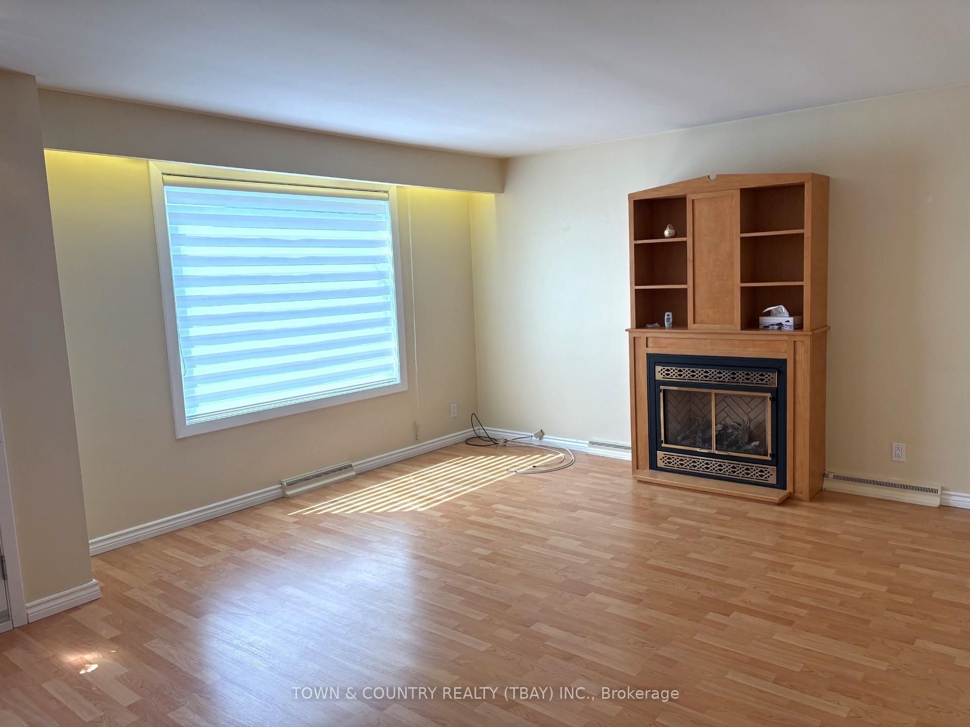 1213 Mary St W, Thunder Bay, ON P7E 4M8 photo 4