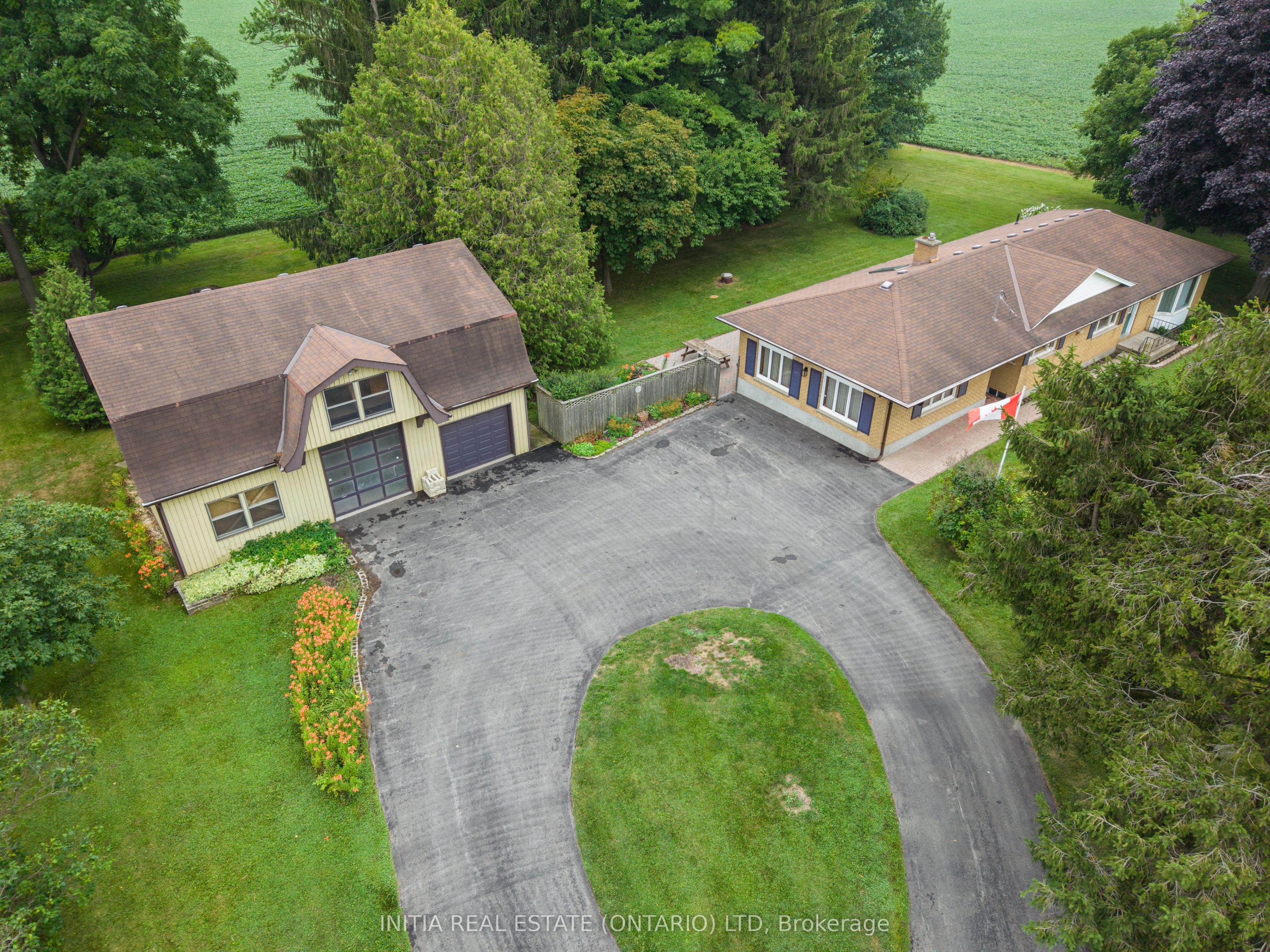 10395 Longwoods Road, Middlesex Centre, ON N0L 1E0 photo 2