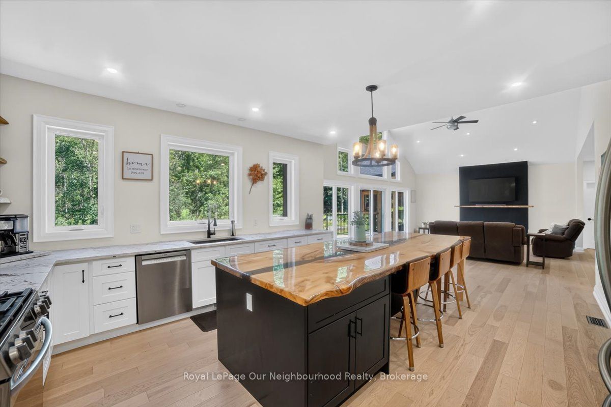 105 Edwina Drive, Trent Lakes, ON K0M 1A0 photo 5