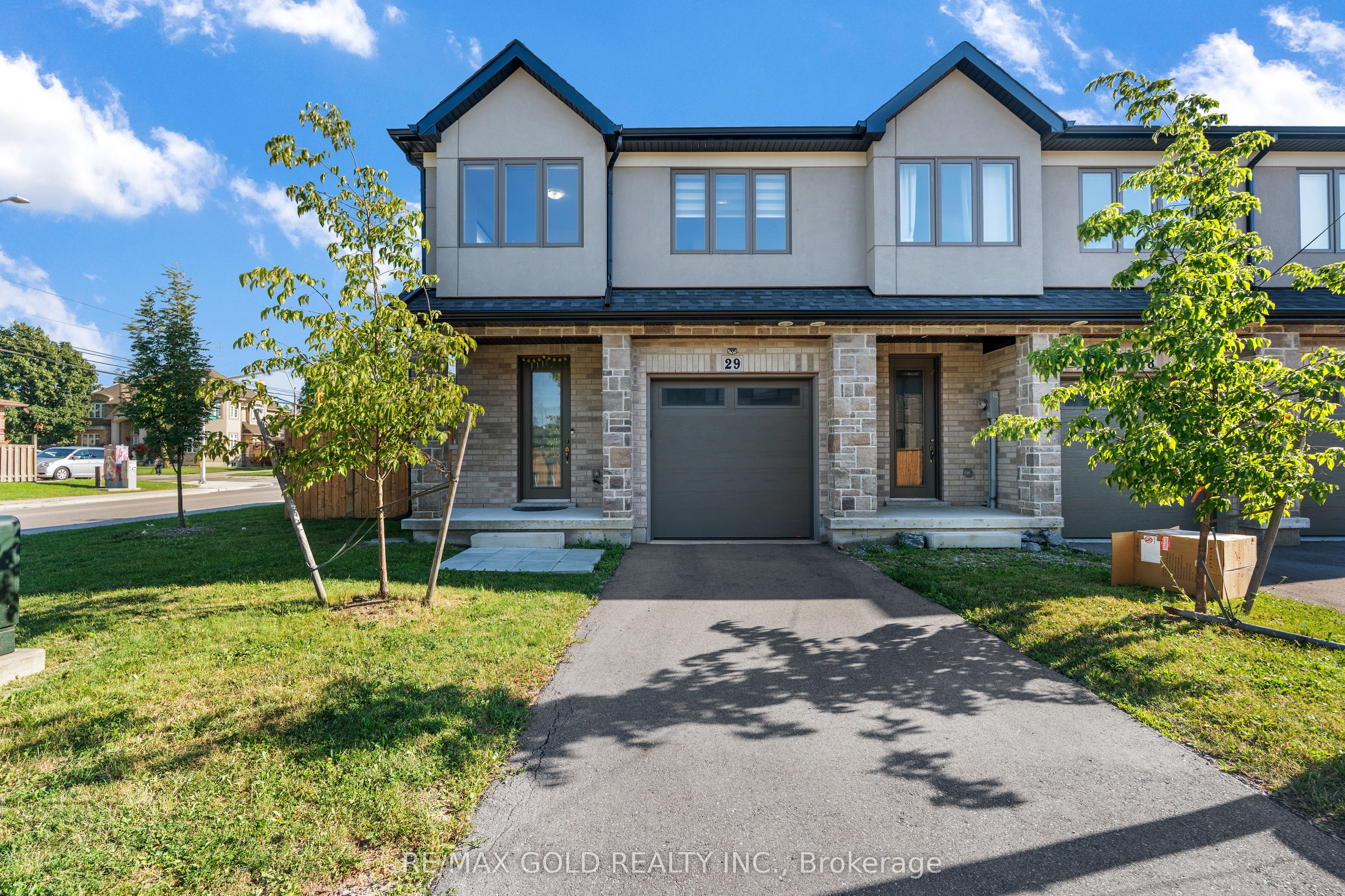 166 Mount Albion Road 29, Hamilton, ON L8K 5S8
