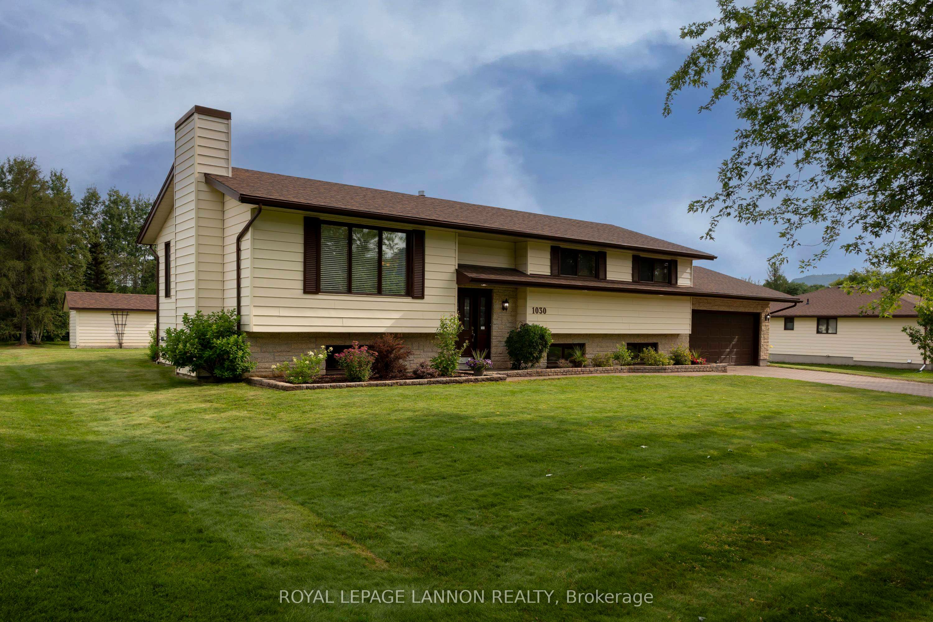 1030 Brookview Place, Thunder Bay, ON P7J 1B2 photo 3