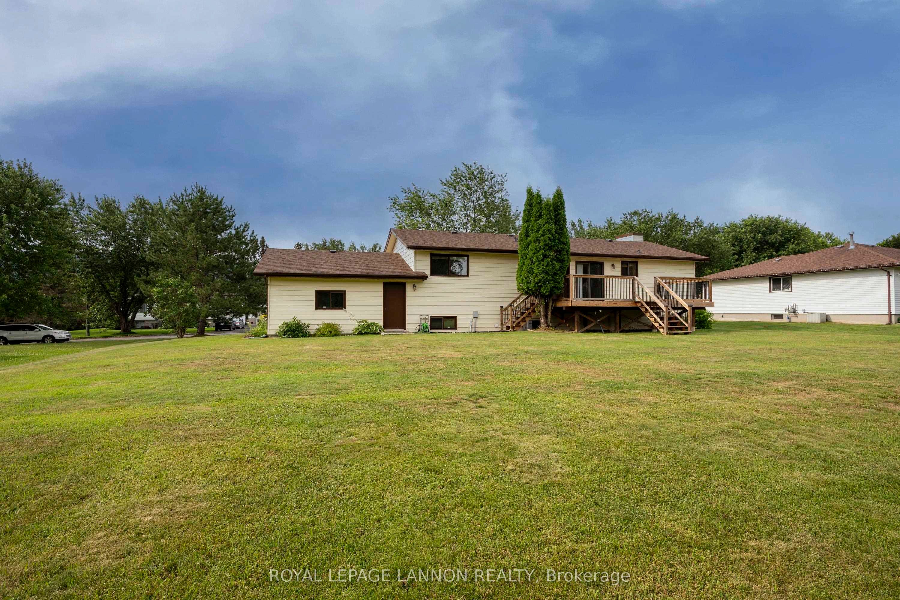 1030 Brookview Place, Thunder Bay, ON P7J 1B2 photo 4