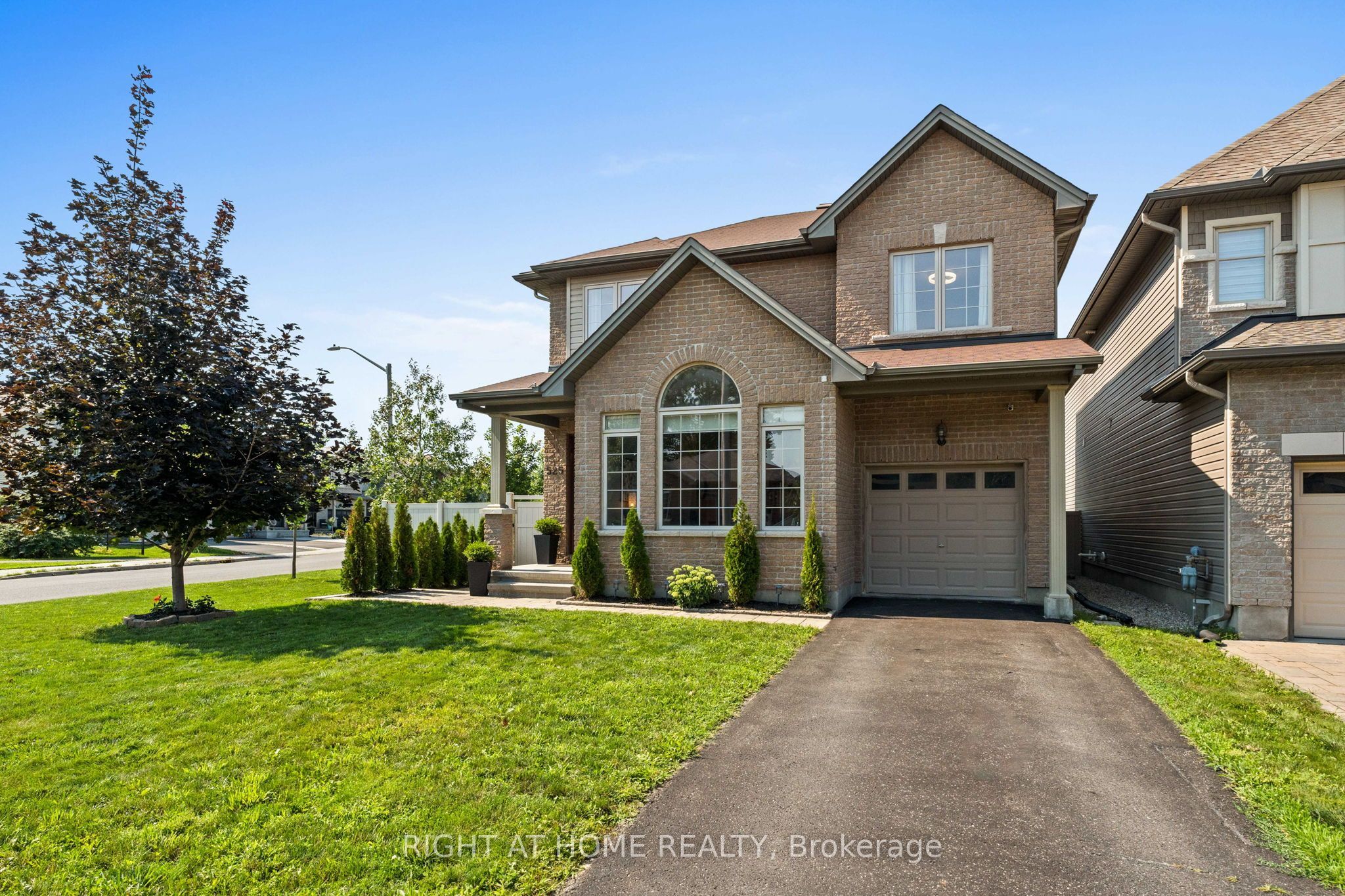525 PEERLESS Street, Barrhaven, ON K2J 5P9 photo 2