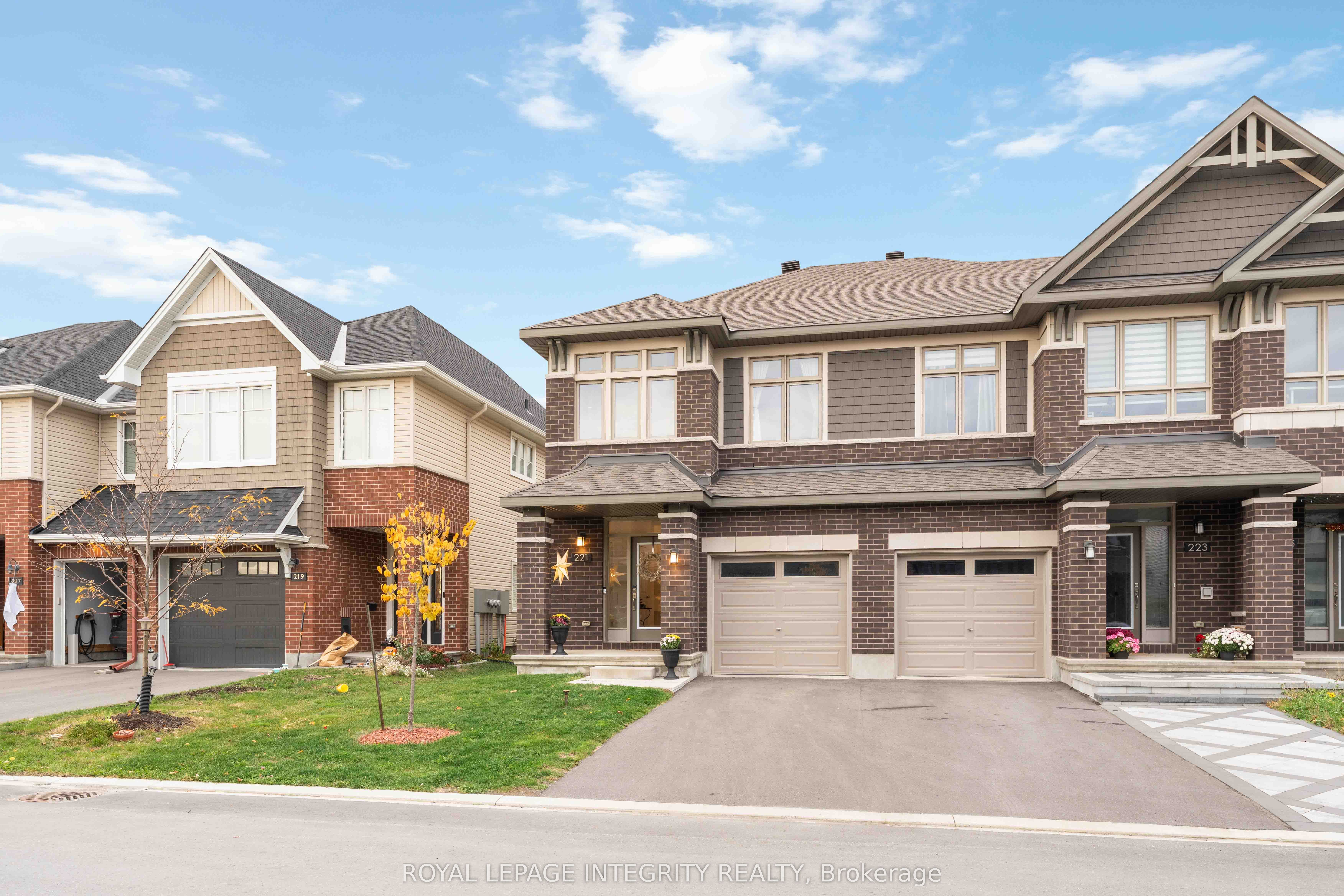 221 Finsbury Avenue, Stittsville - Munster - Richmond, ON K2S 2X9 photo 2