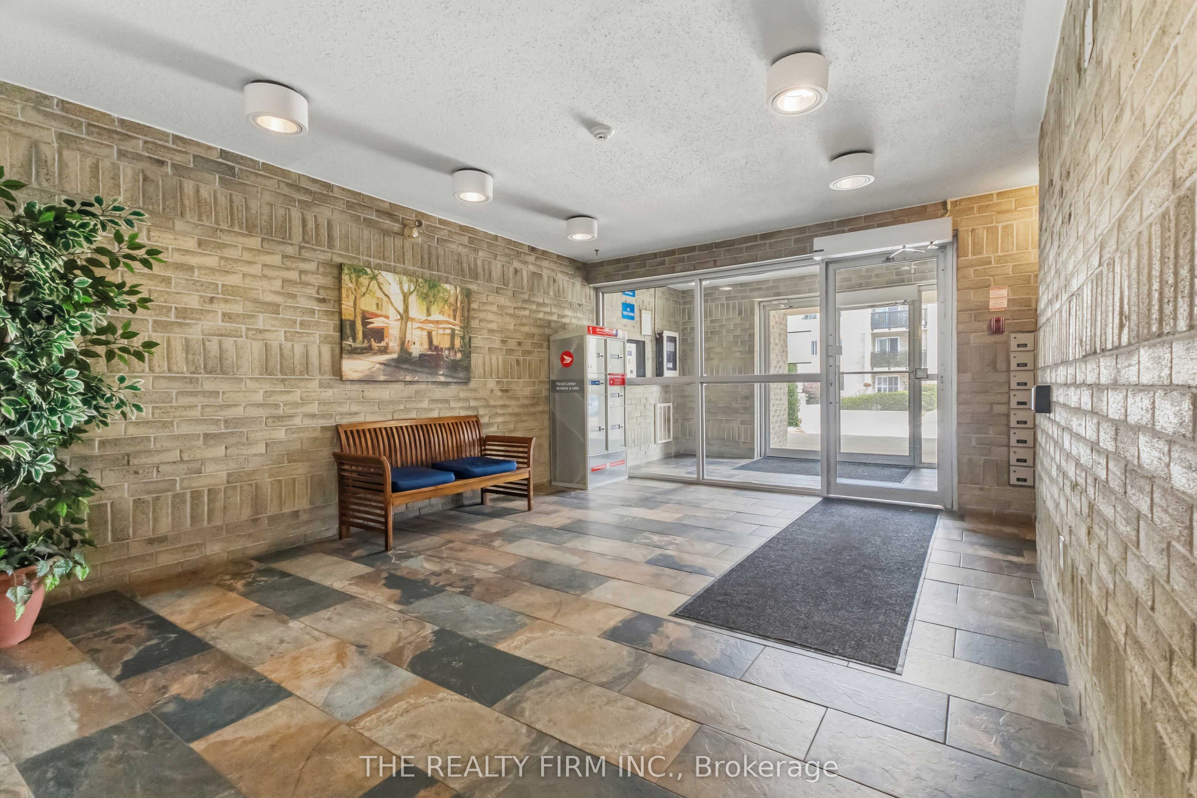 733 Deveron Crescent 210, London South, ON N5Z 4X7 photo 2