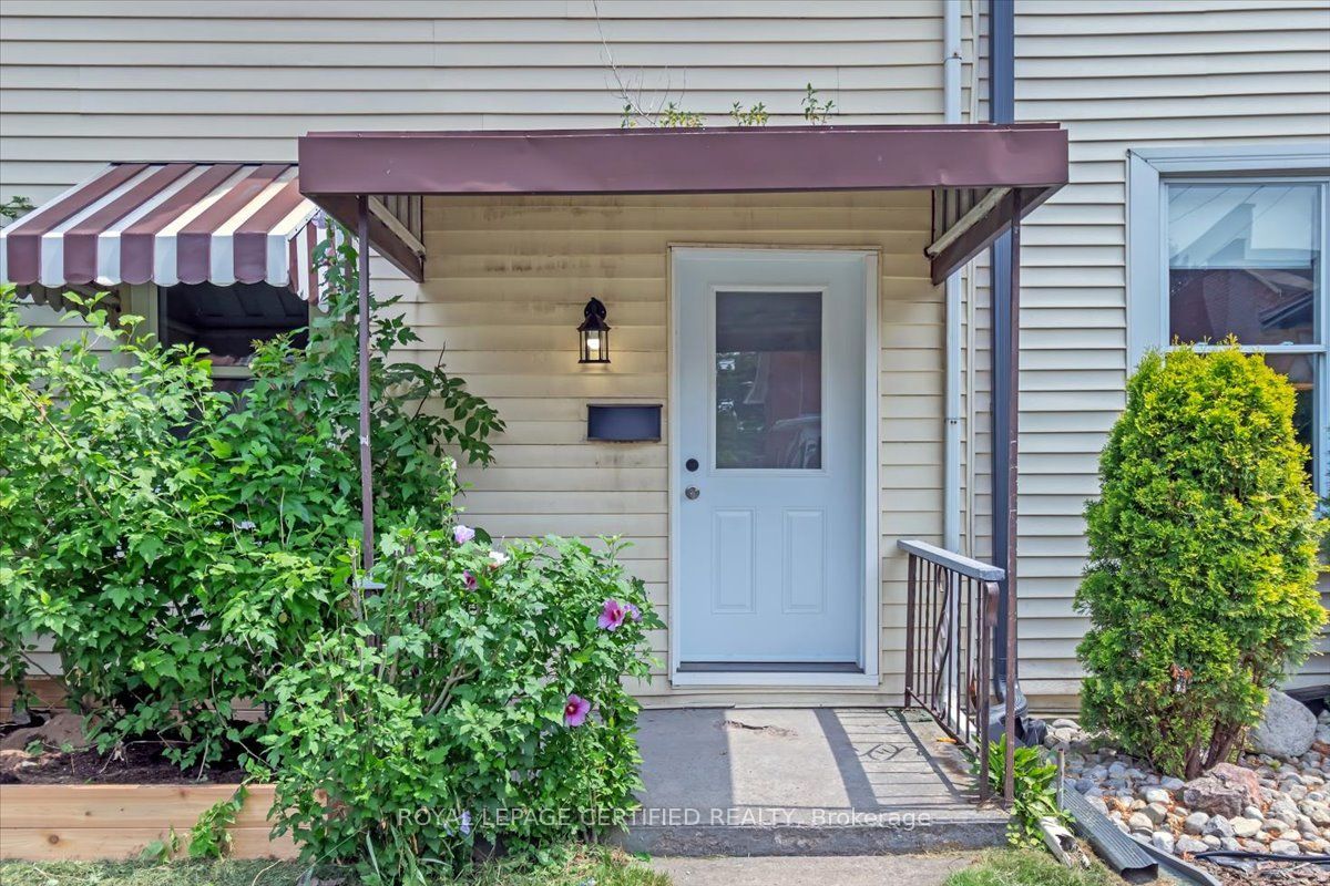 176 Emerald Street N, Hamilton, ON L8L 5K8 photo 4