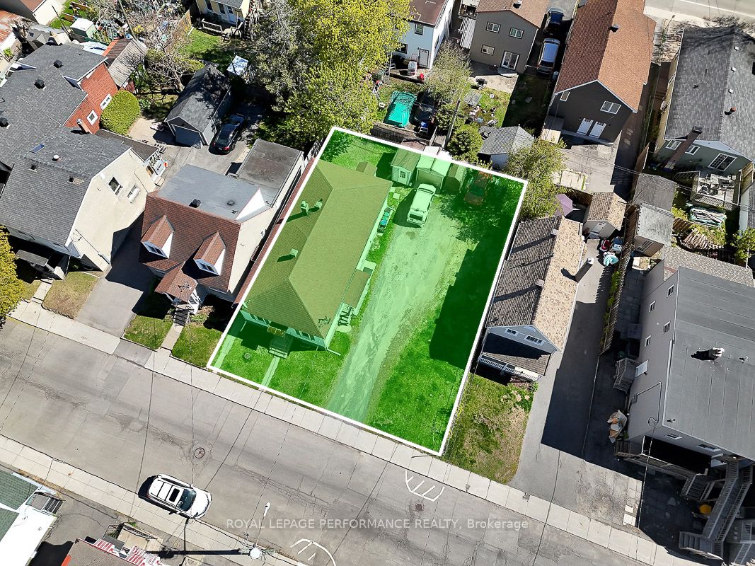 228 Carillon Street, Vanier and Kingsview Park, ON K1L 5X8