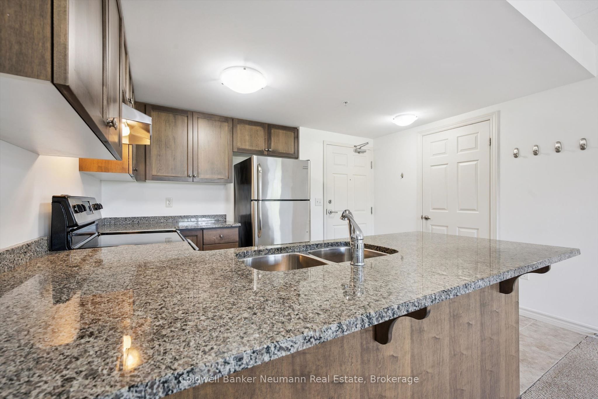 45 Kingsbury Square 301, Guelph, ON N1L 0L2 photo 5