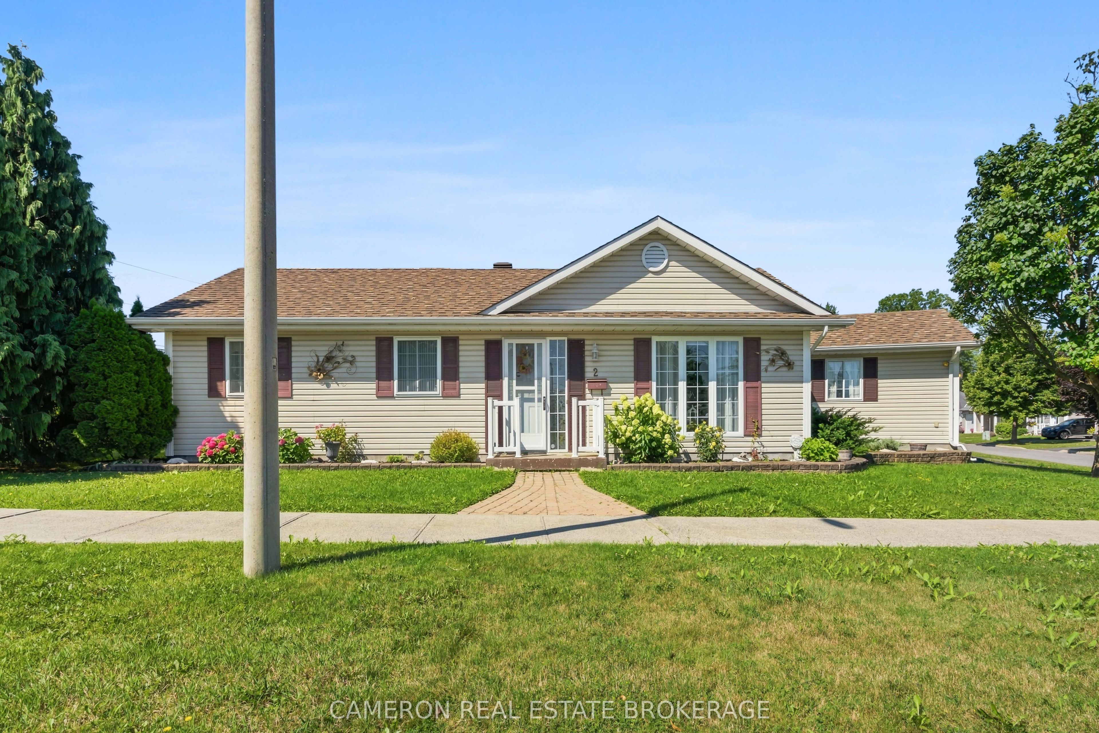2 Enza Drive, Cornwall, ON K6H 7N7