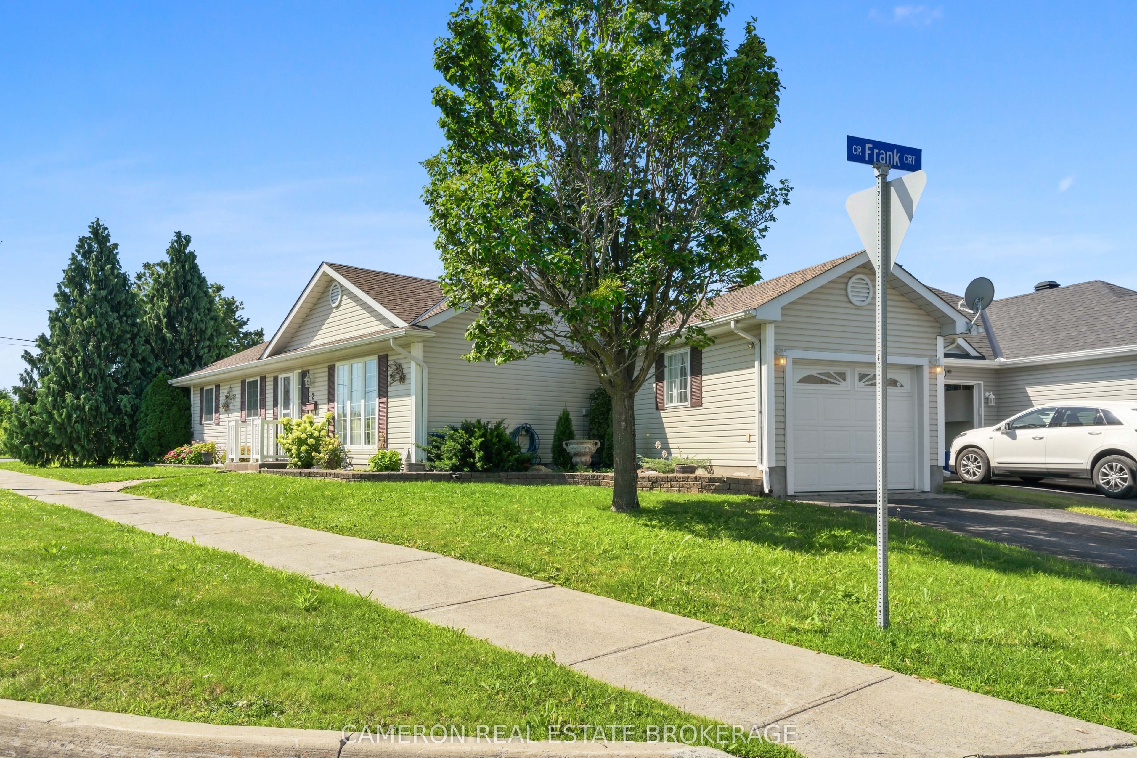 2 Enza Drive, Cornwall, ON K6H 7N7 photo 2