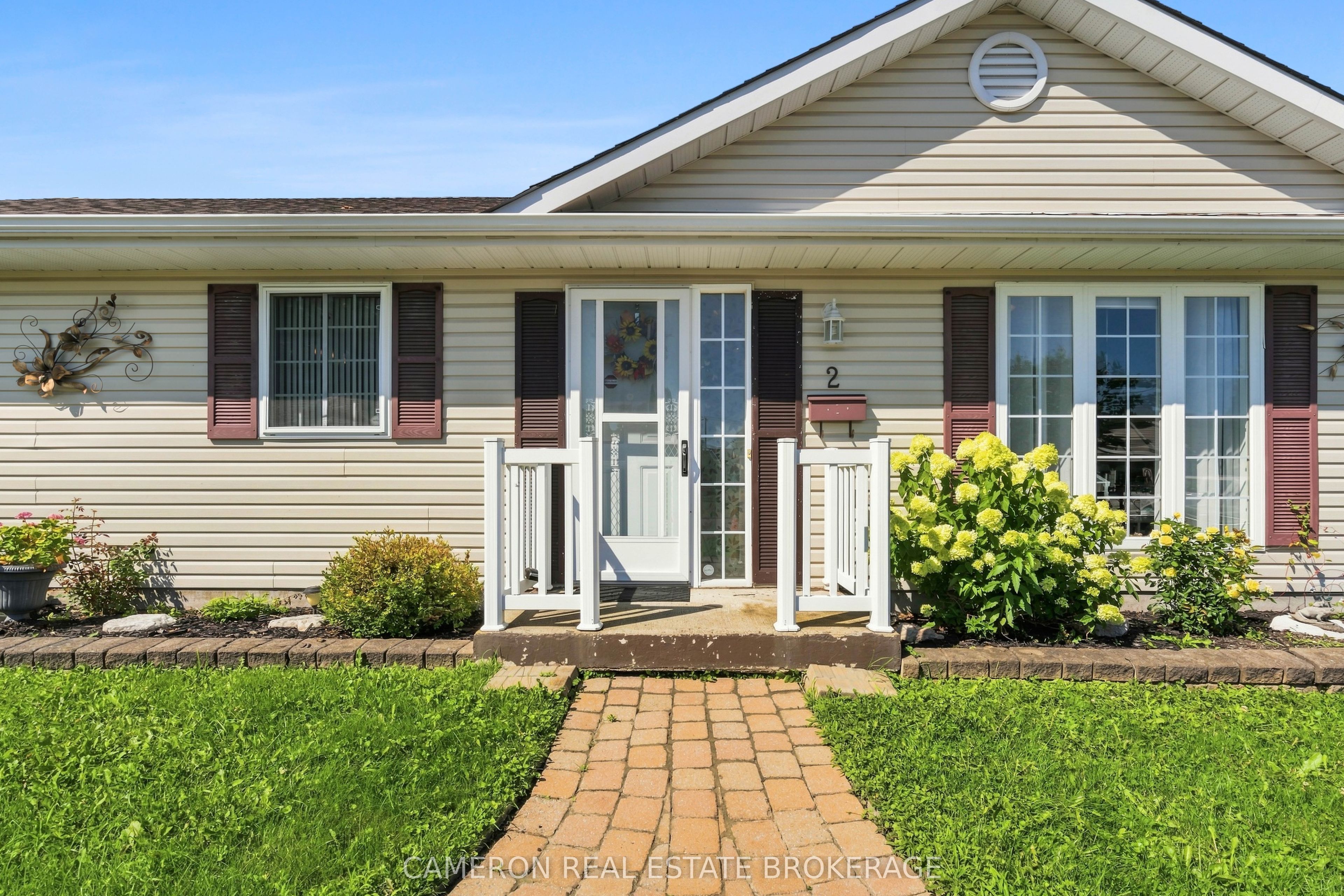 2 Enza Drive, Cornwall, ON K6H 7N7 photo 3