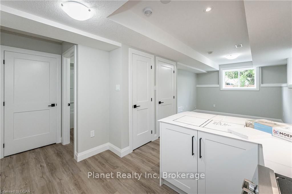 330 Exhibition Street 2, Guelph, ON N1H 4S2 photo 3