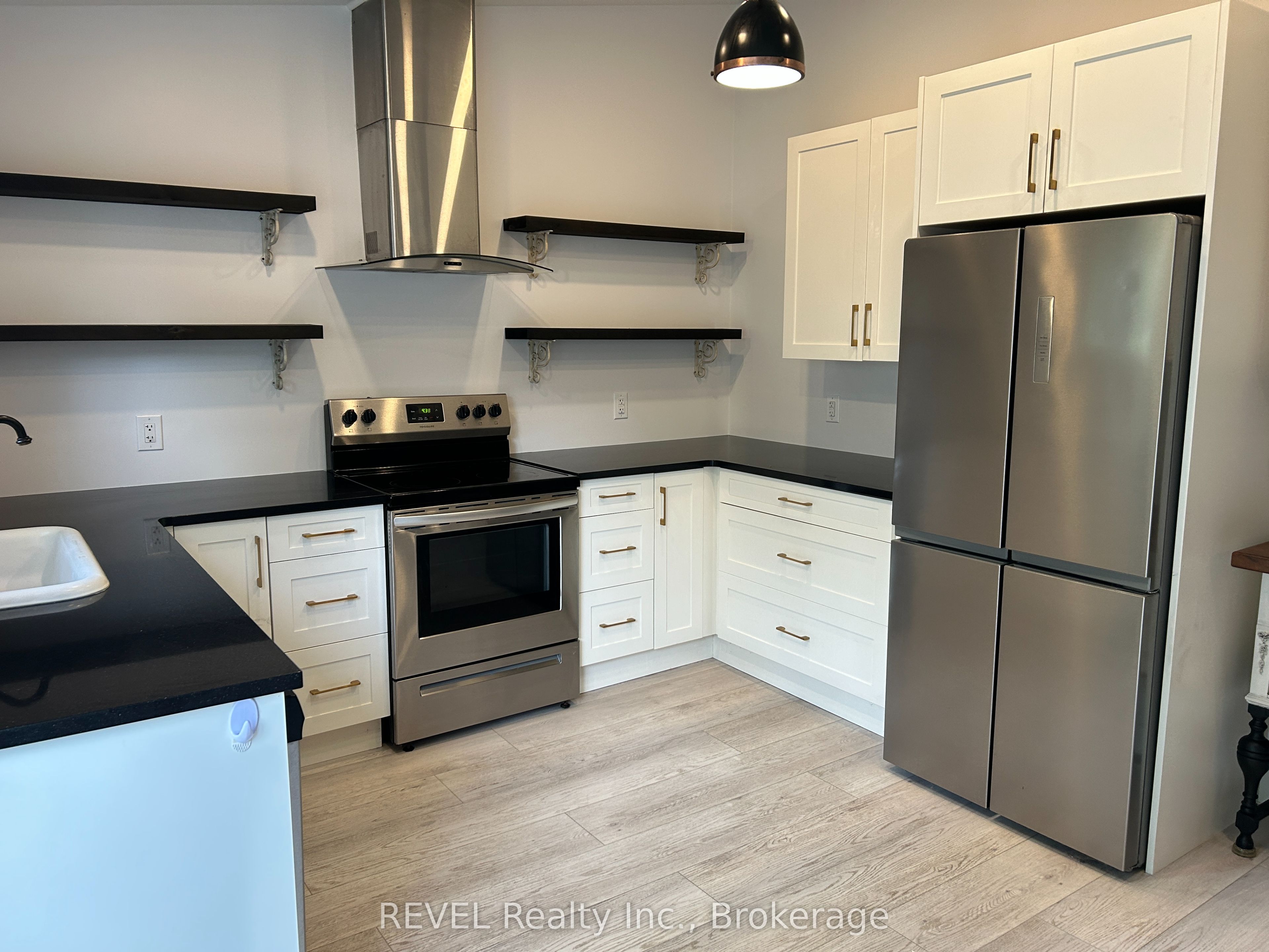 43 Wiley Street, St. Catharines, ON L2R 4G1 photo 2