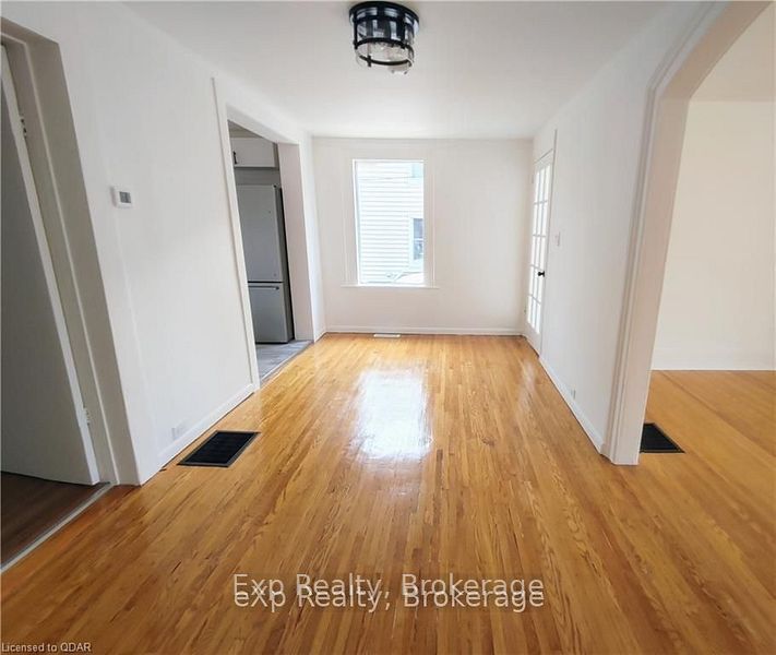33 Murney Street, Belleville, ON K8P 3N5 photo 3