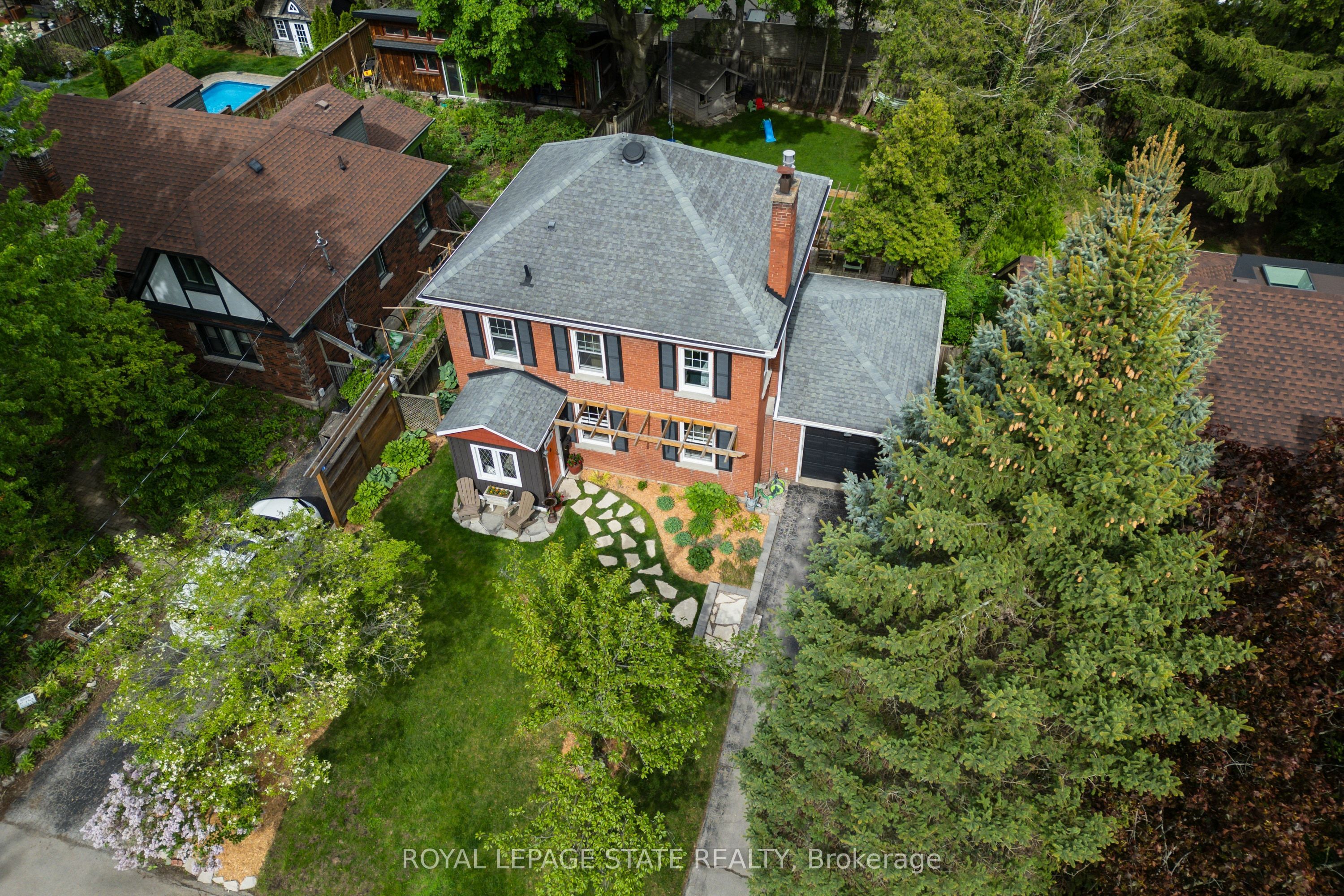 13 Tweedsmuir Avenue, Hamilton, ON L9H 4H6 photo 2