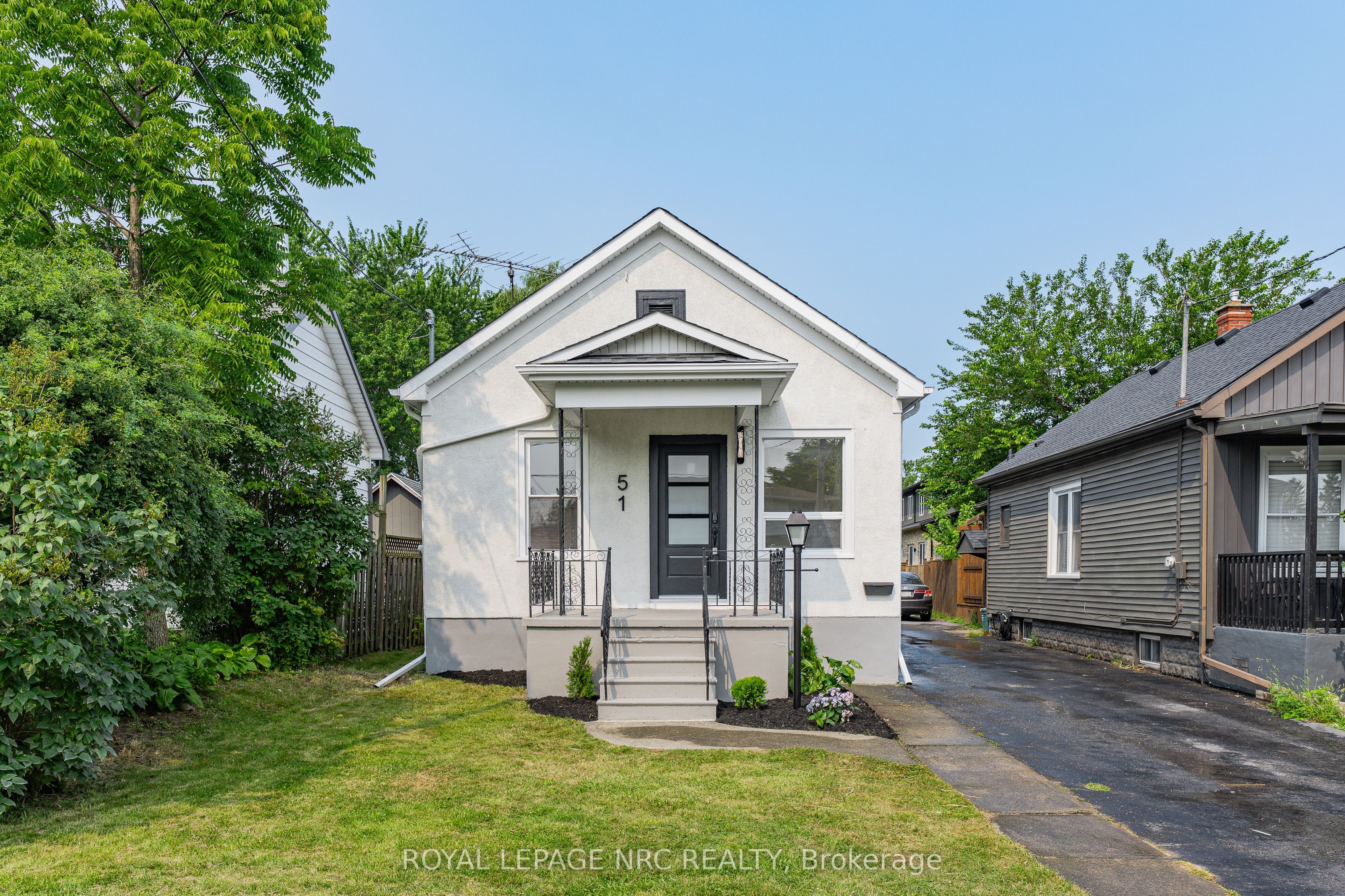 51 Queen Street S, Thorold, ON L2V 3N2 photo 2