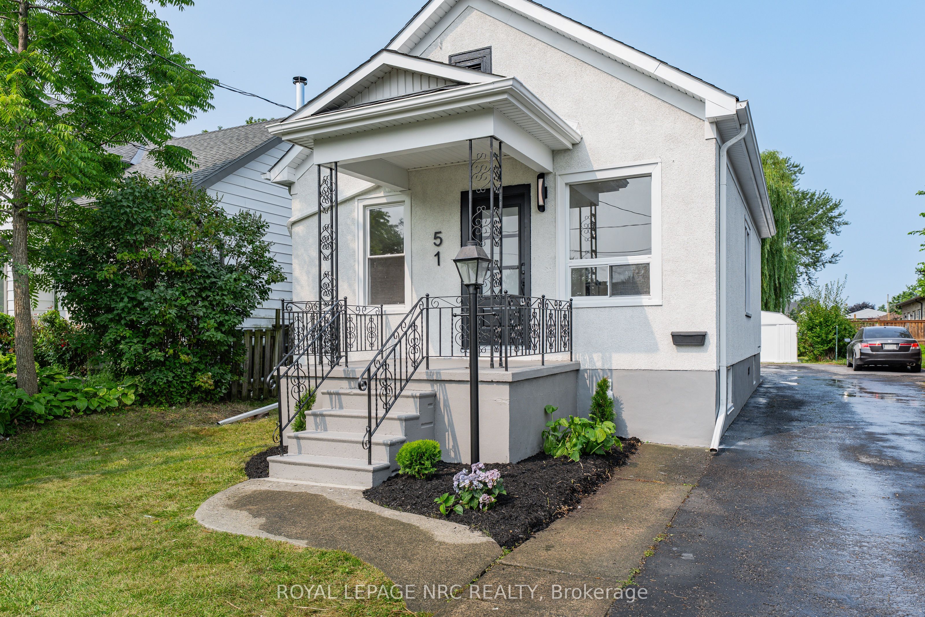51 Queen Street S, Thorold, ON L2V 3N2 photo 3