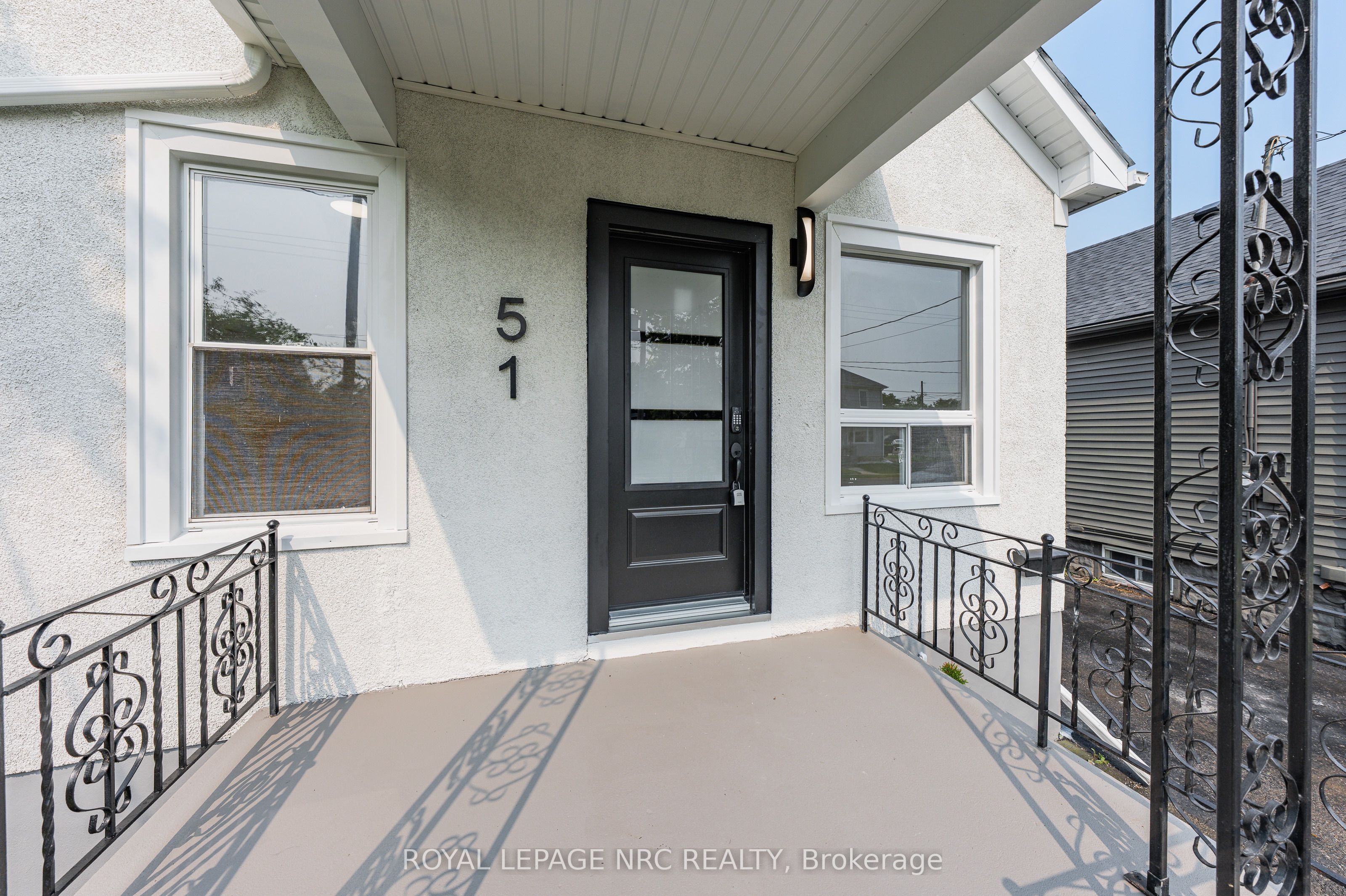 51 Queen Street S, Thorold, ON L2V 3N2 photo 4