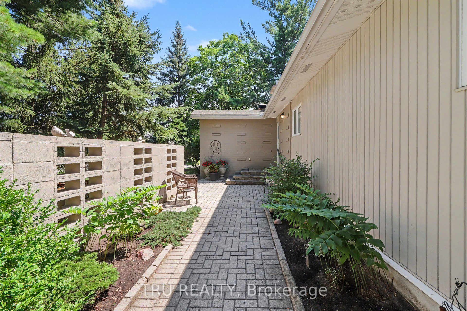 1174 Cameo Drive, Belair Park - Copeland Park and Area, ON K2C 1Y7 photo 4