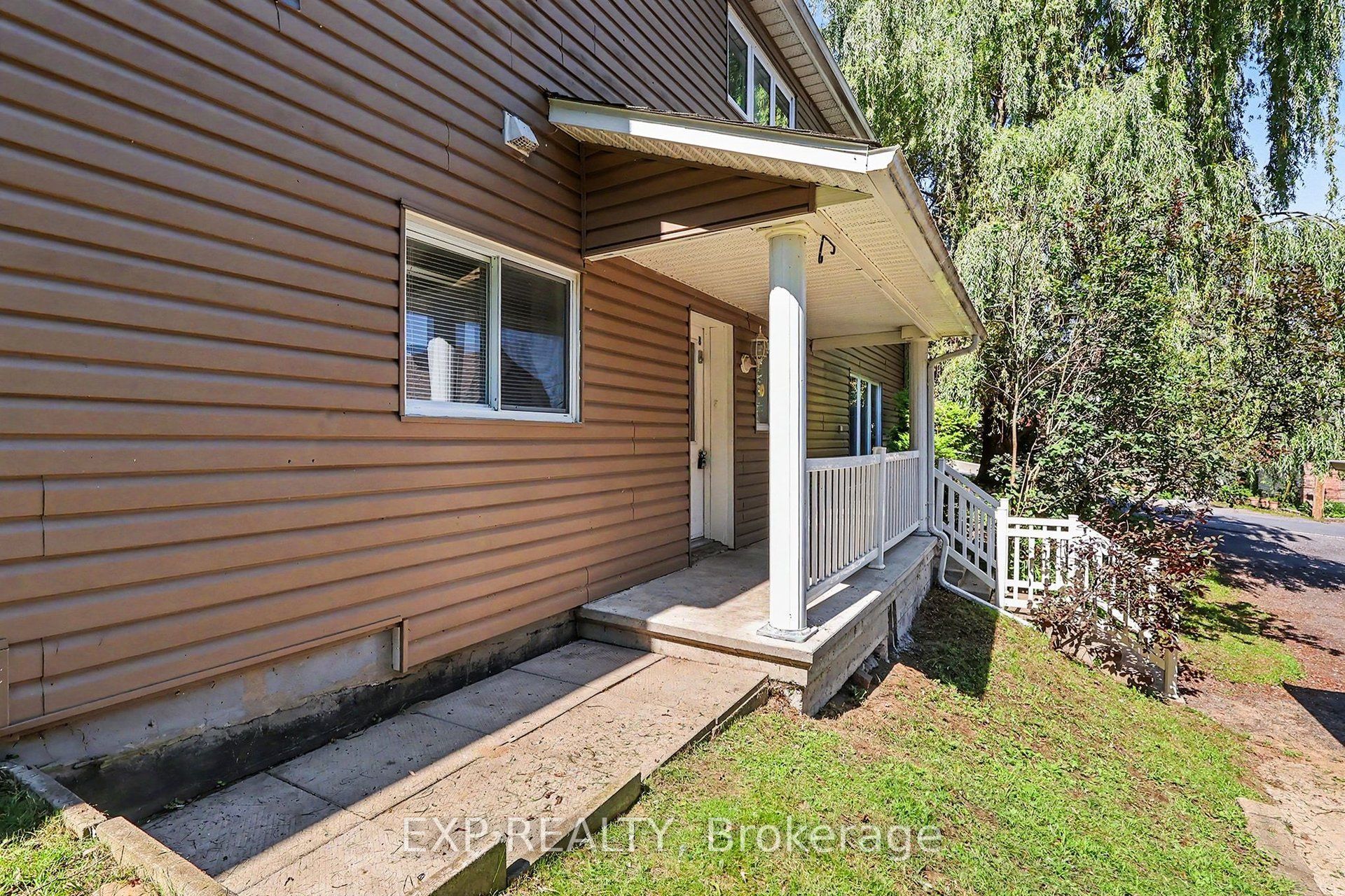 2055 Victoria Street Unit B, Clarence-Rockland, ON K4K 1L5 photo 2