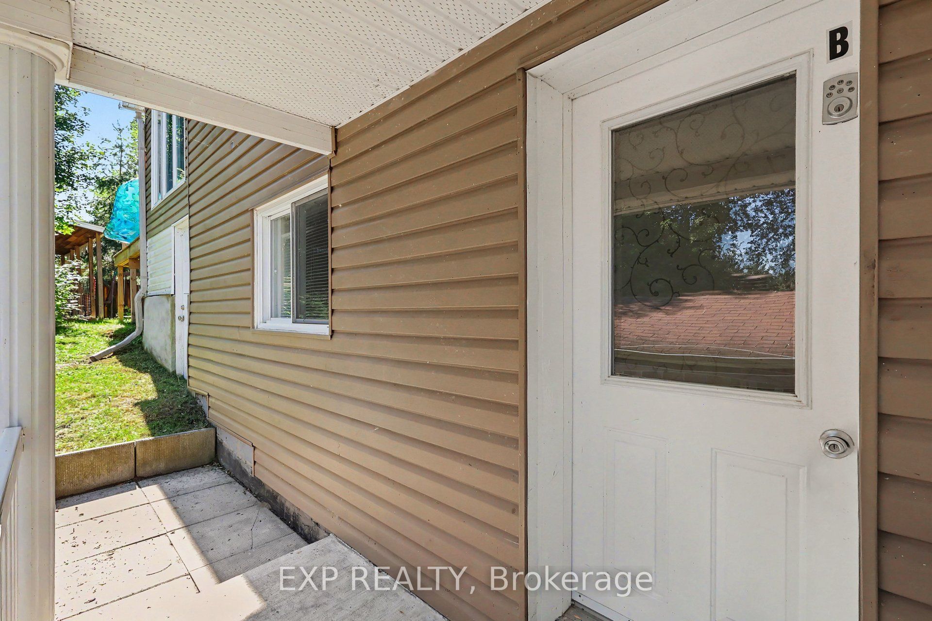 2055 Victoria Street Unit B, Clarence-Rockland, ON K4K 1L5 photo 3