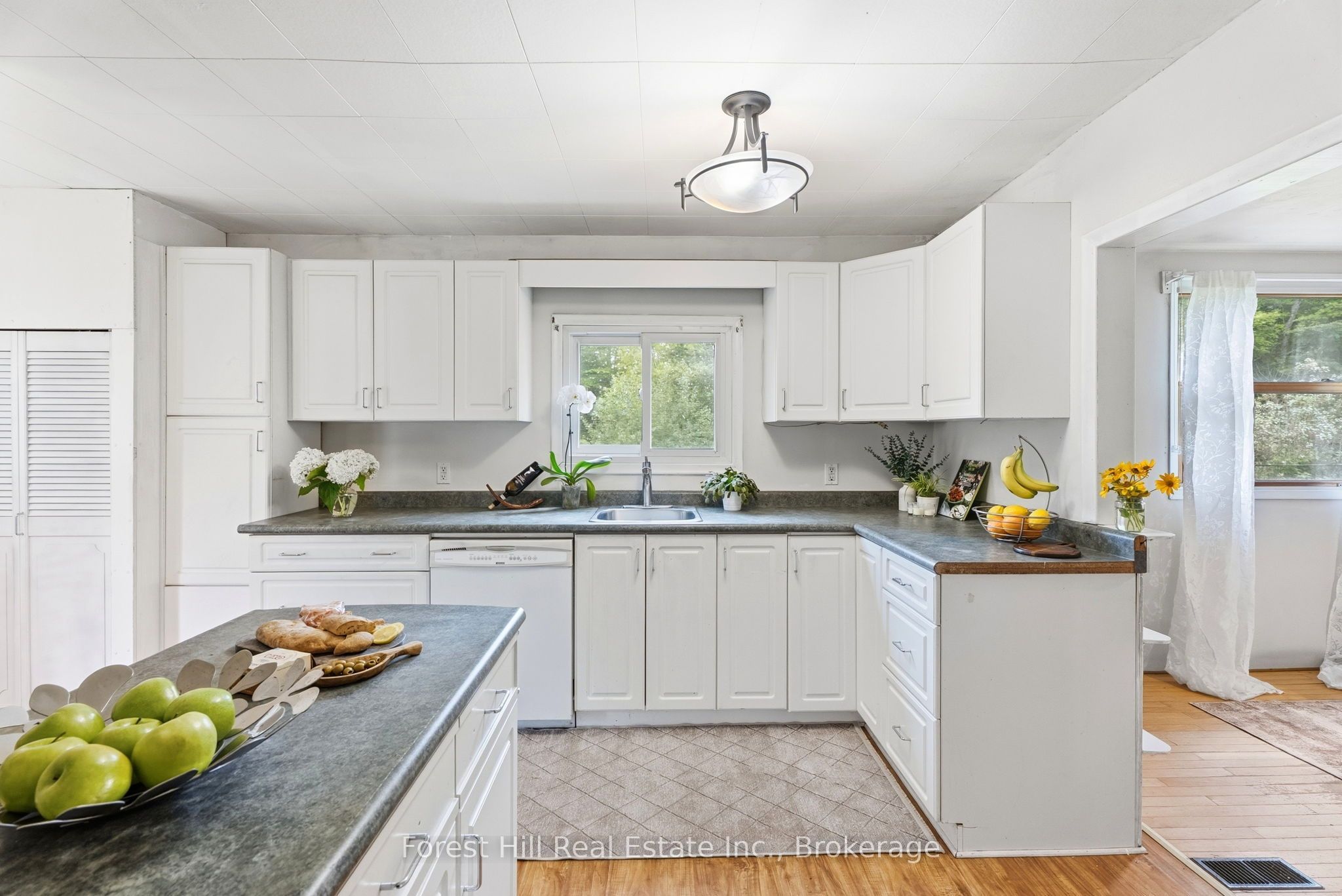 9 Spruce Glen Road, Huntsville, ON P1H 1C9 photo 5