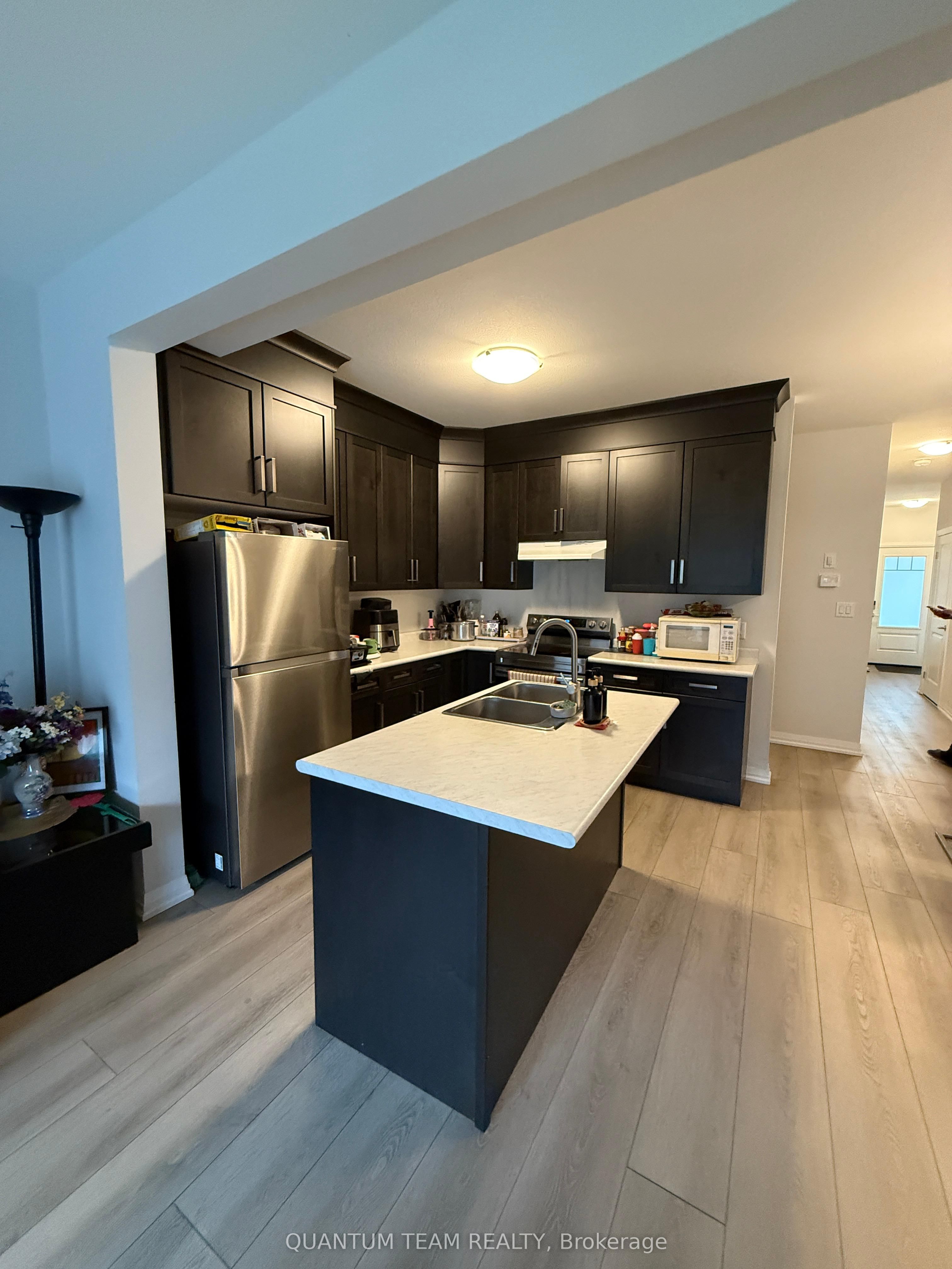 9345 White Oak Avenue upper, Niagara Falls, ON L2G 3R6 photo 5