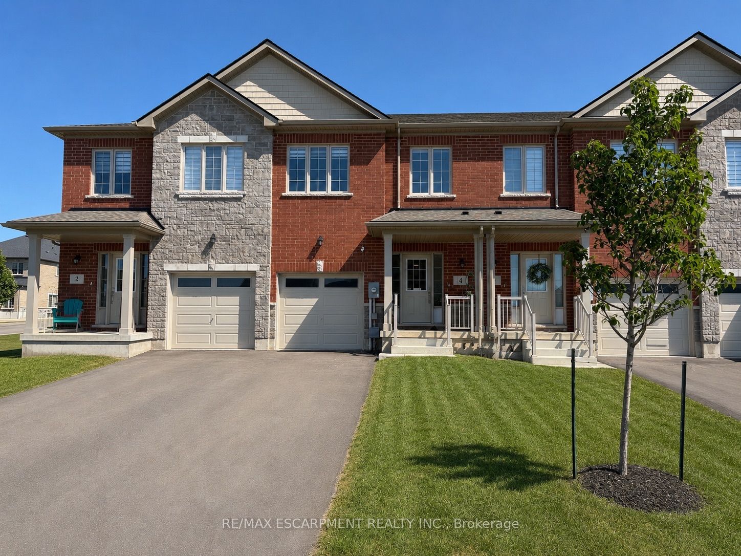 4 Harmony Way, Welland, ON L2V 0G9
