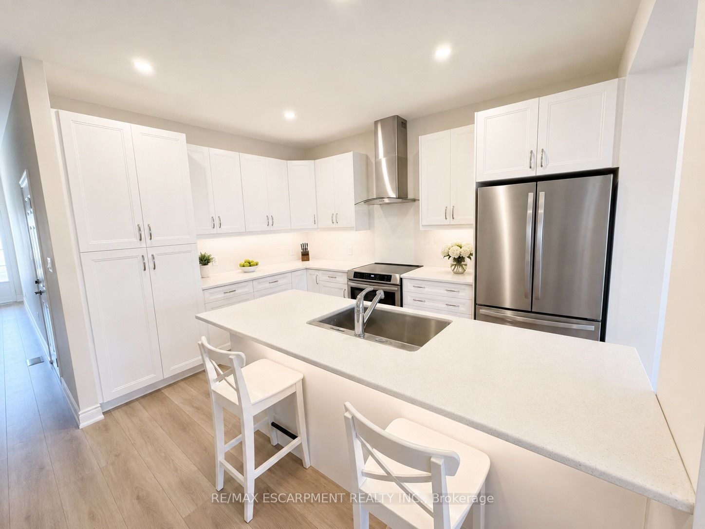 4 Harmony Way, Welland, ON L2V 0G9 photo 4