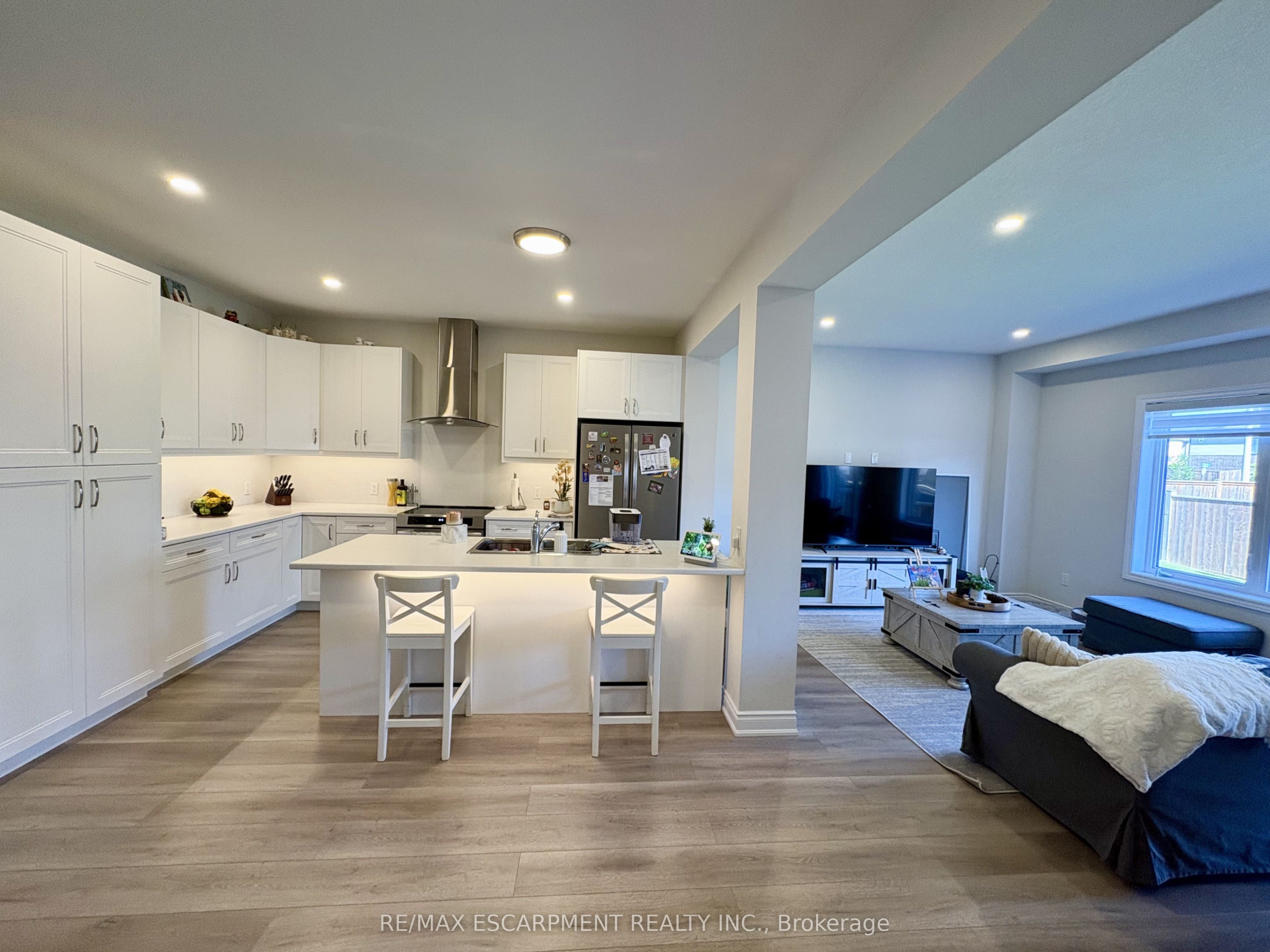 4 Harmony Way, Welland, ON L2V 0G9 photo 5