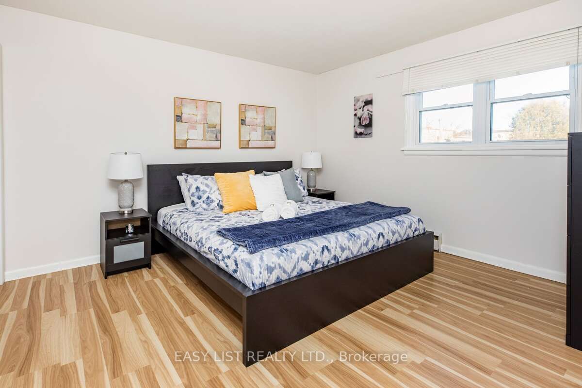 203 Marier Avenue, Vanier and Kingsview Park, ON K1L 5R6 photo 4