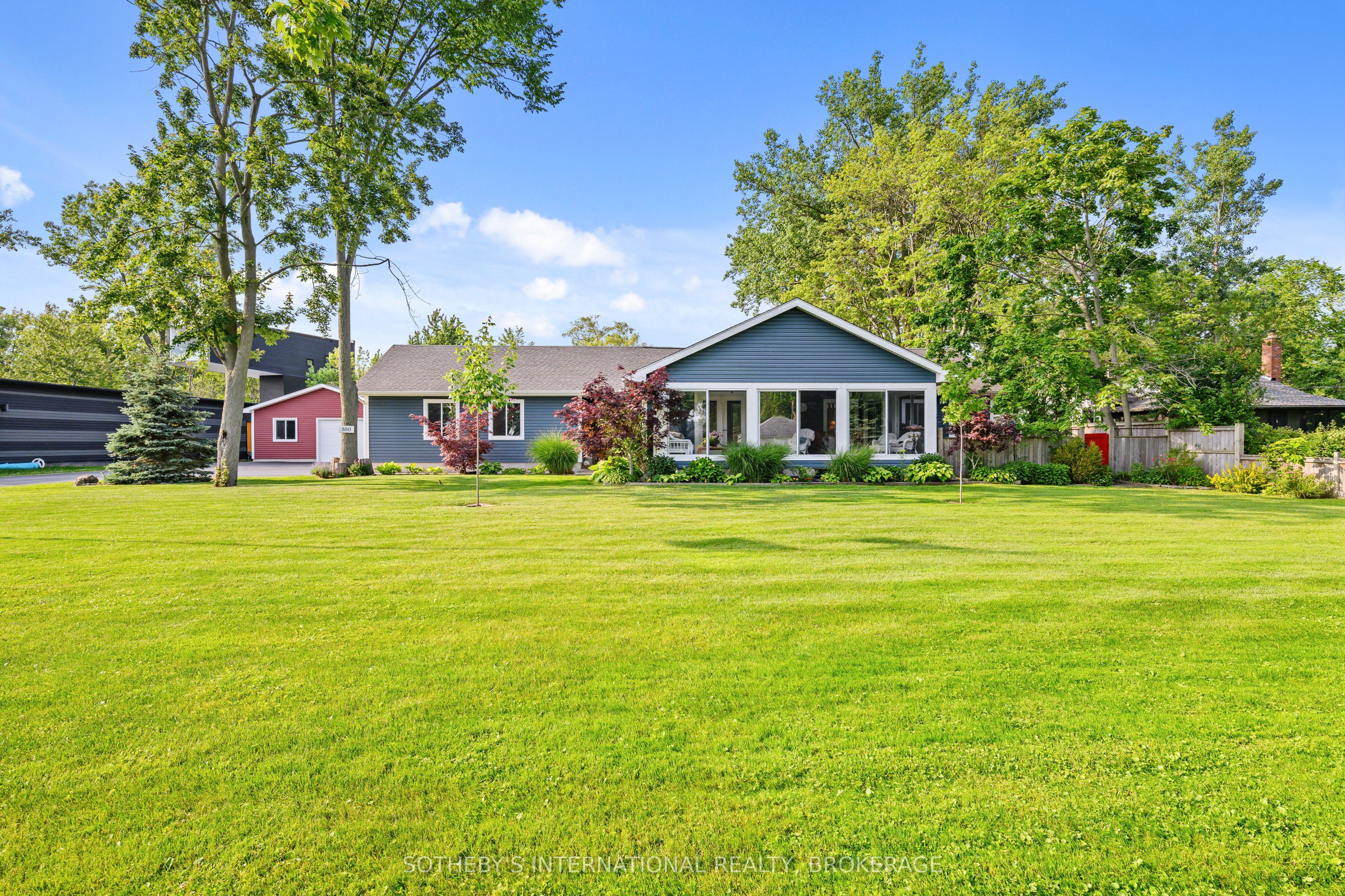880 Edgemere Road, Fort Erie, ON L2A 1A8