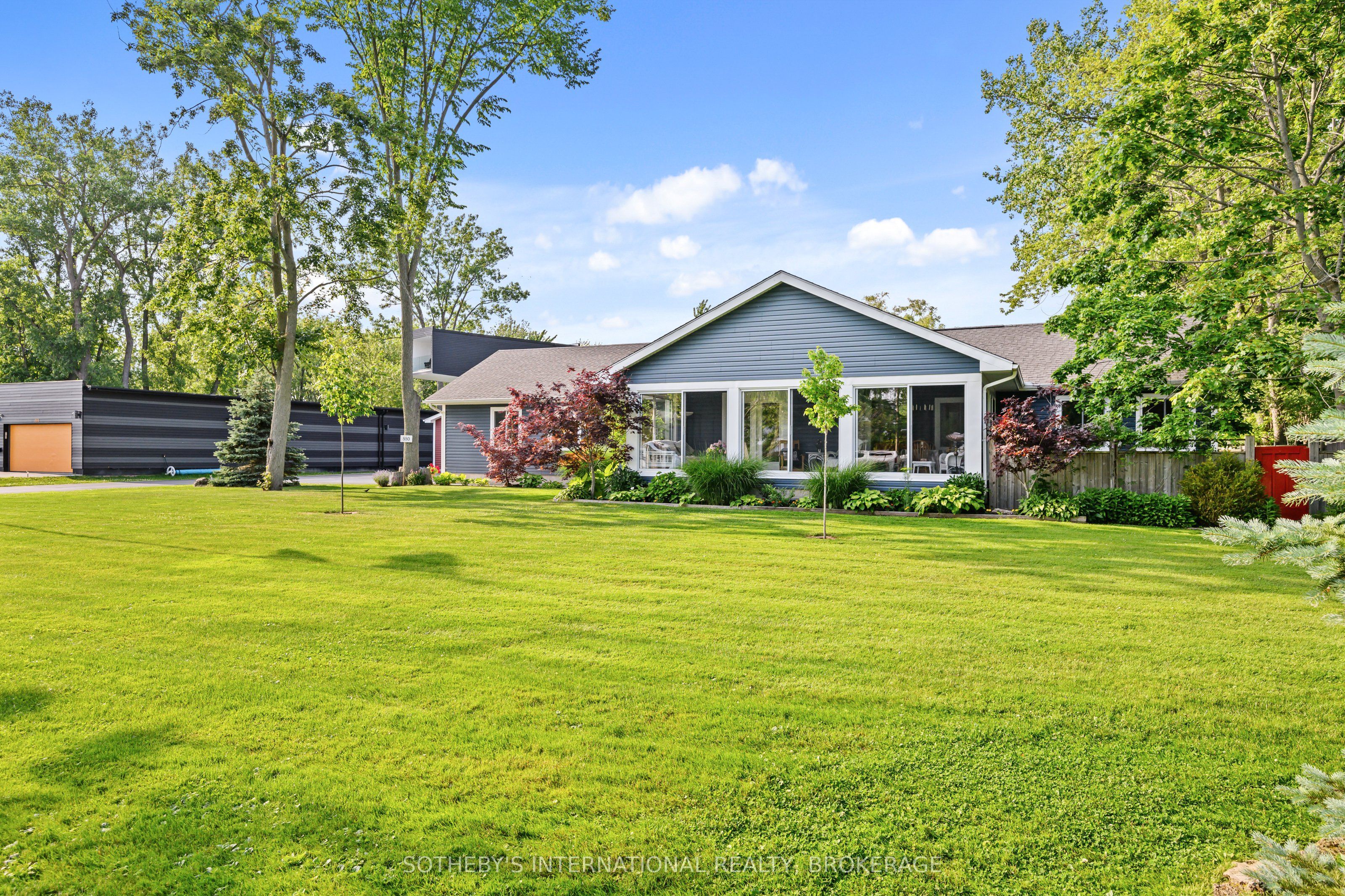 880 Edgemere Road, Fort Erie, ON L2A 1A8 photo 2
