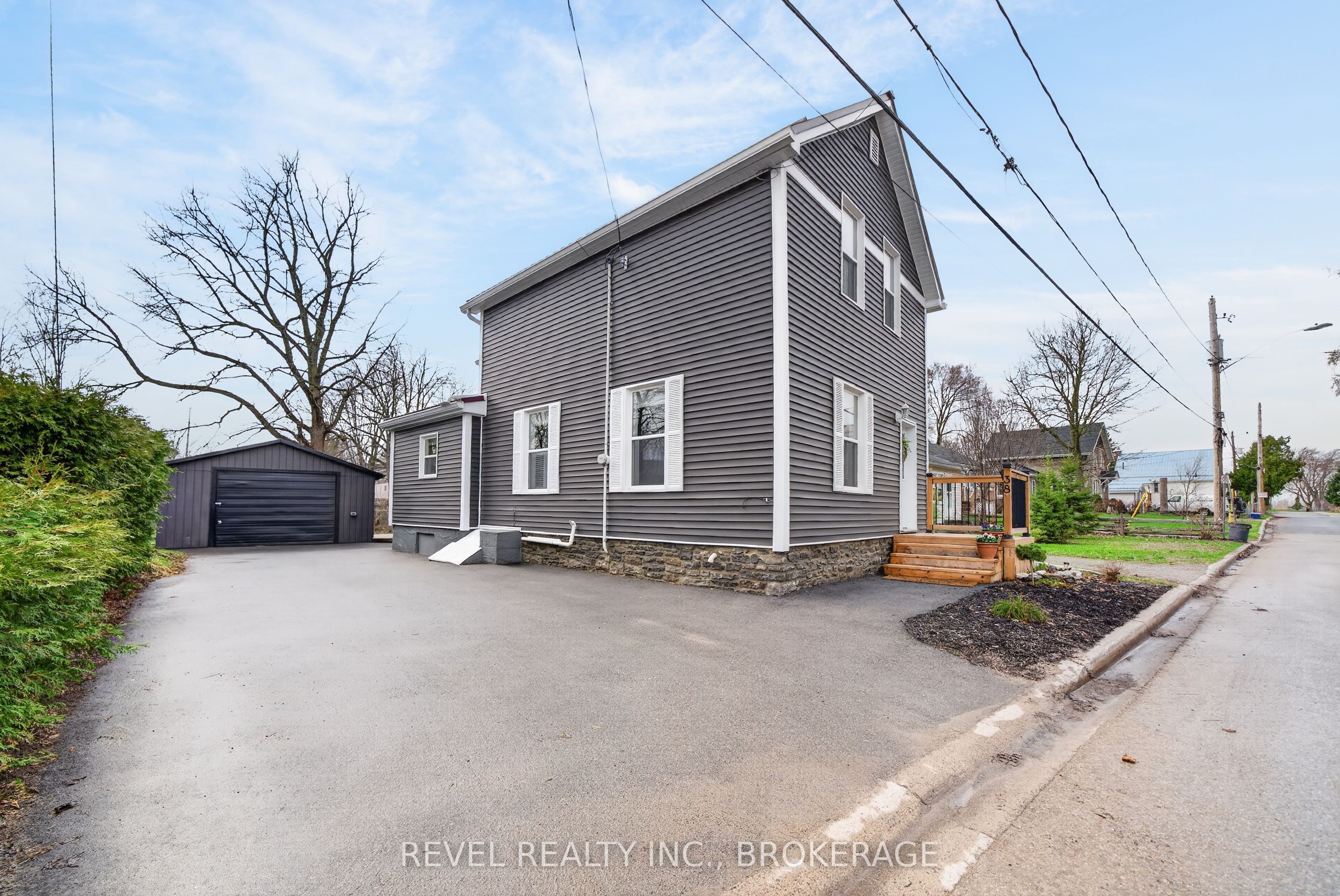 38 Bennett Street, Brockville, ON K6V 2V8 photo 4