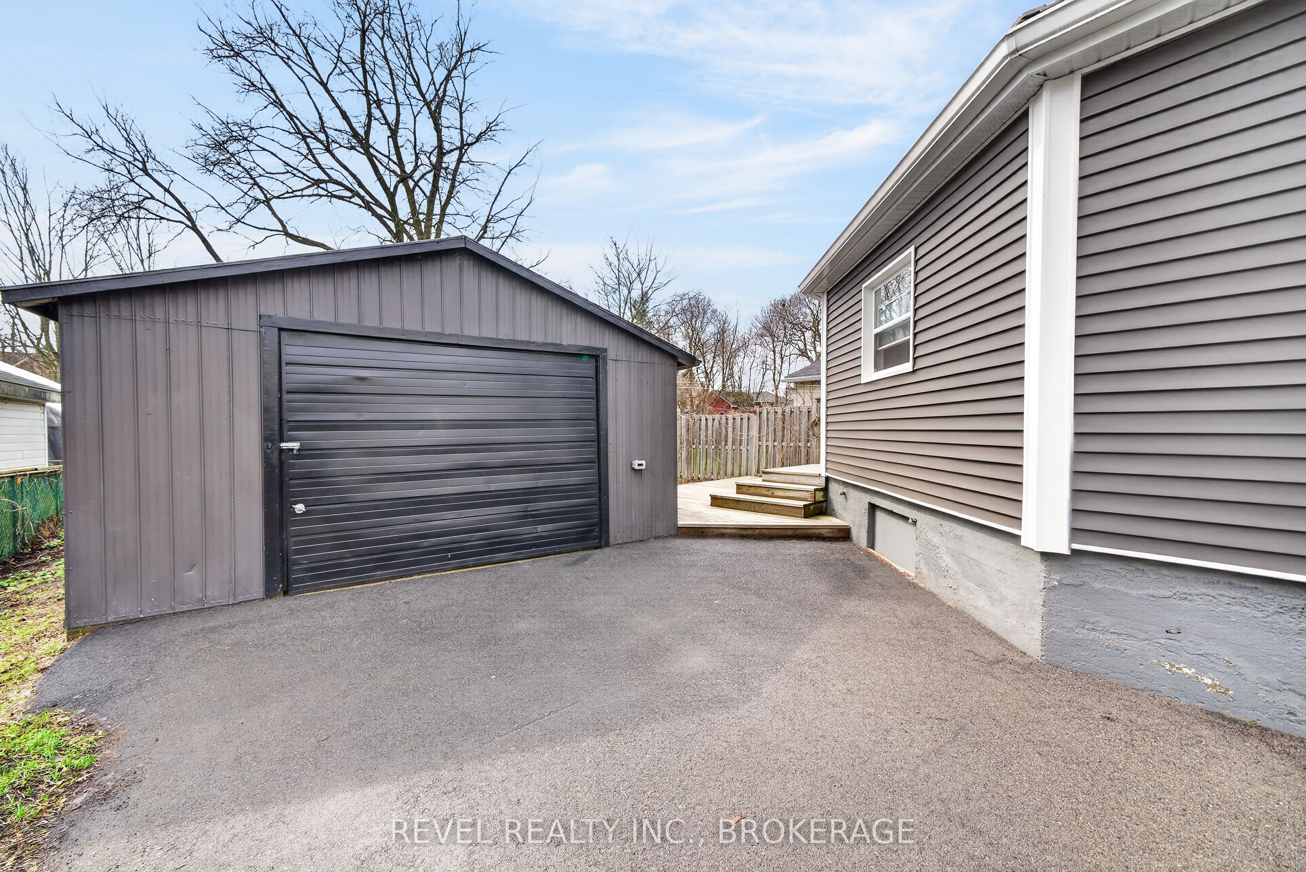 38 Bennett Street, Brockville, ON K6V 2V8 photo 5