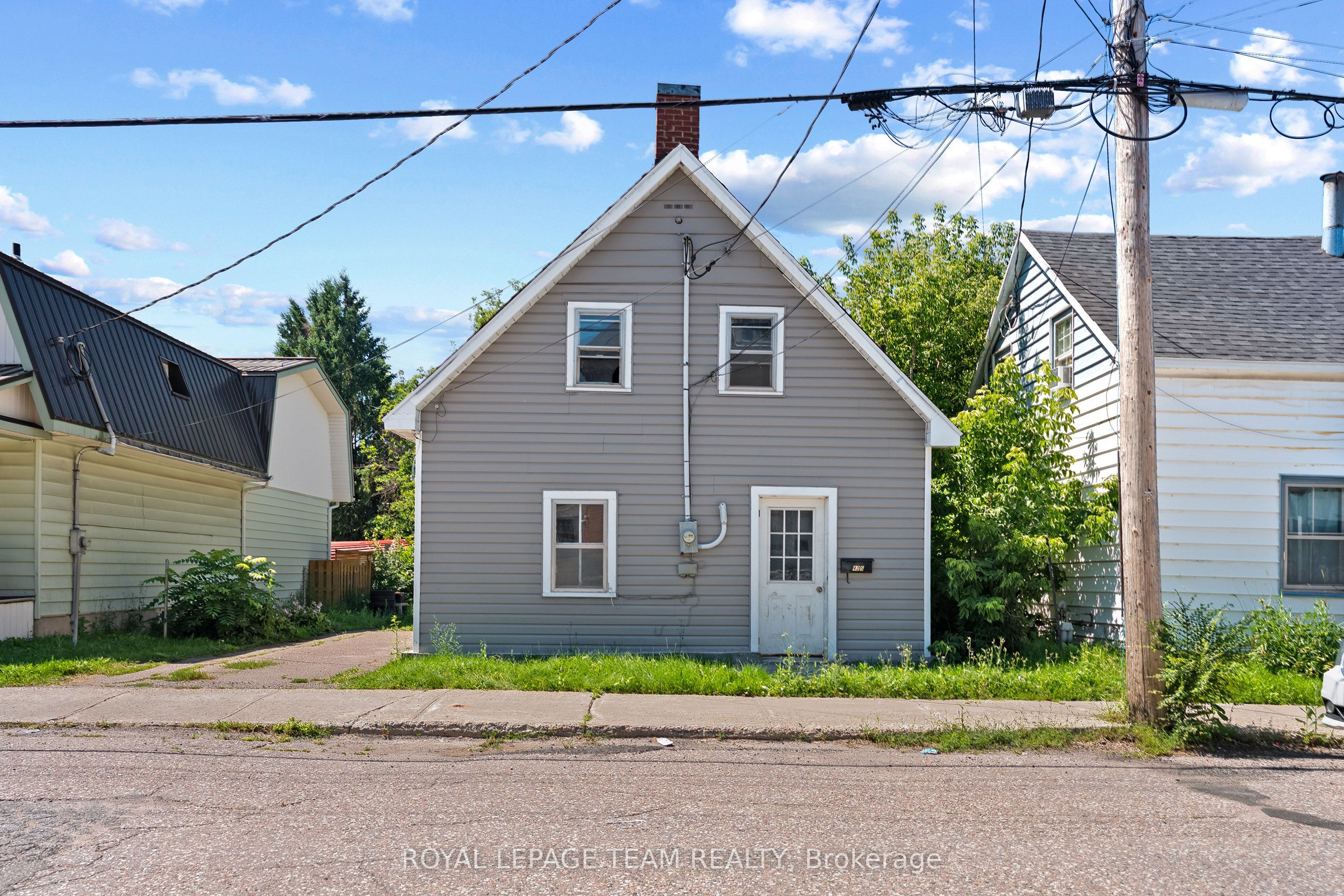 42 Bonnechere Street S, Renfrew, ON K7V 1Z1 photo 2