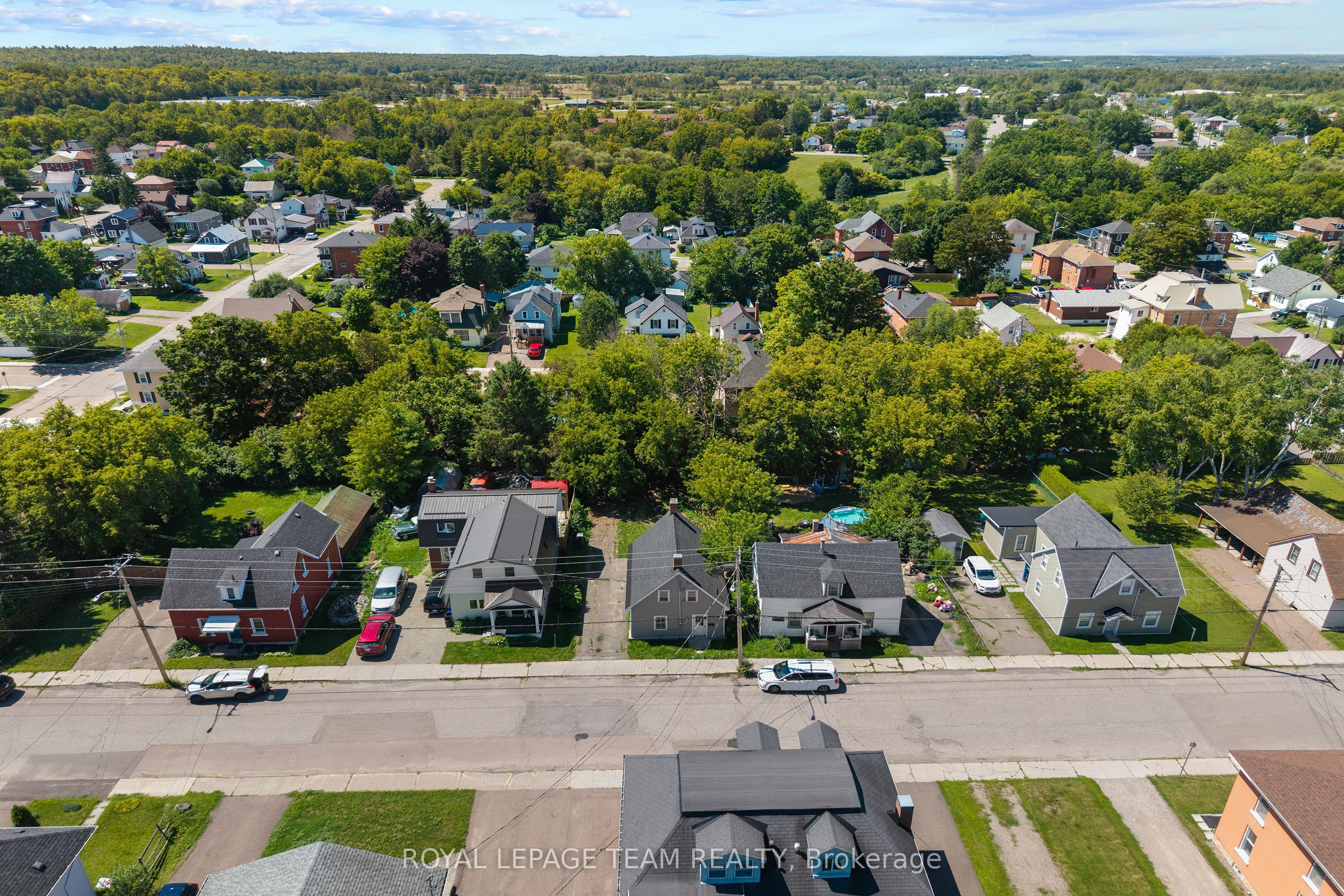 42 Bonnechere Street S, Renfrew, ON K7V 1Z1 photo 4