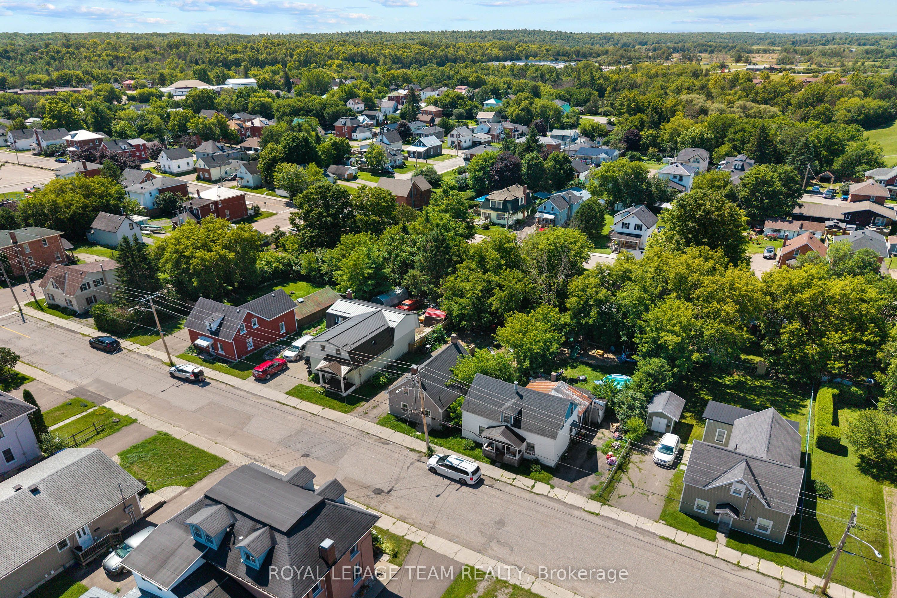 42 Bonnechere Street S, Renfrew, ON K7V 1Z1 photo 5