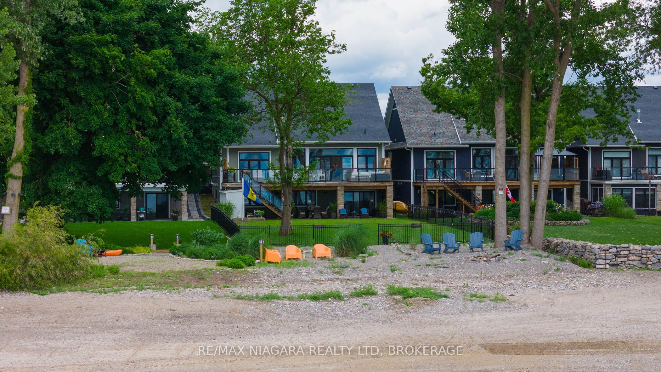 751 Lakeshore Road, Fort Erie, ON L2A 6V9 photo 2