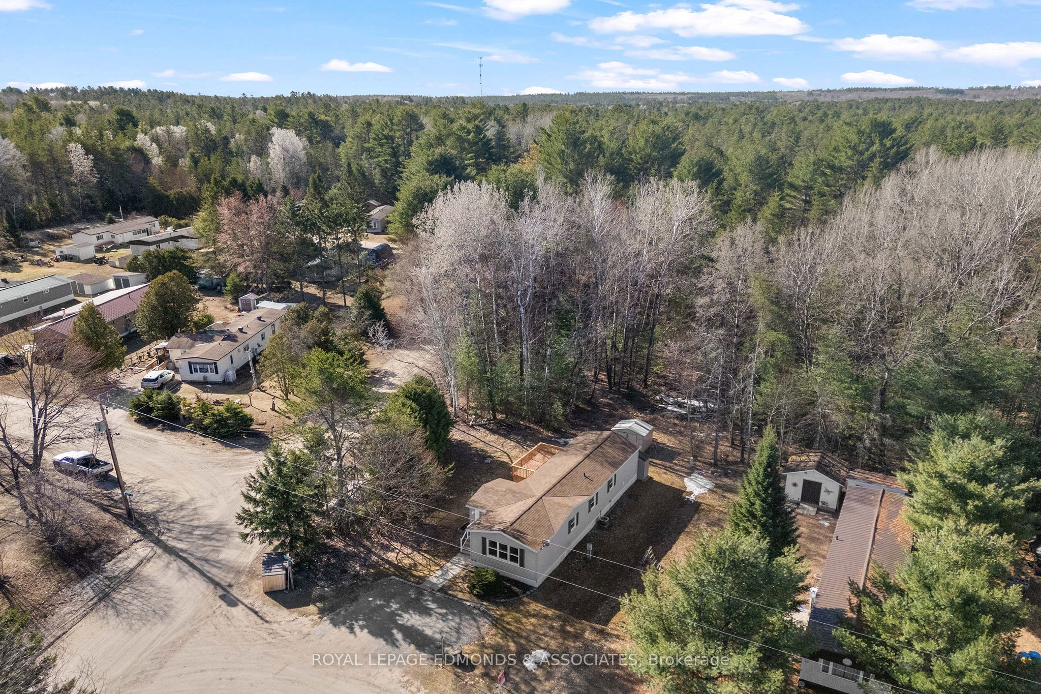 5 Hunters Run Lane, Laurentian Hills, ON K0J 1J0 photo 4