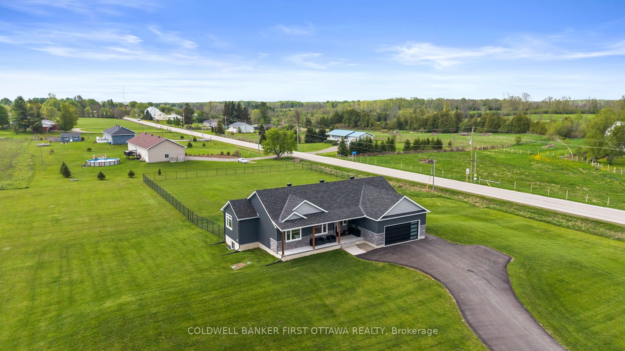 1027 MATHESON Drive, Montague, ON K7A 5B8