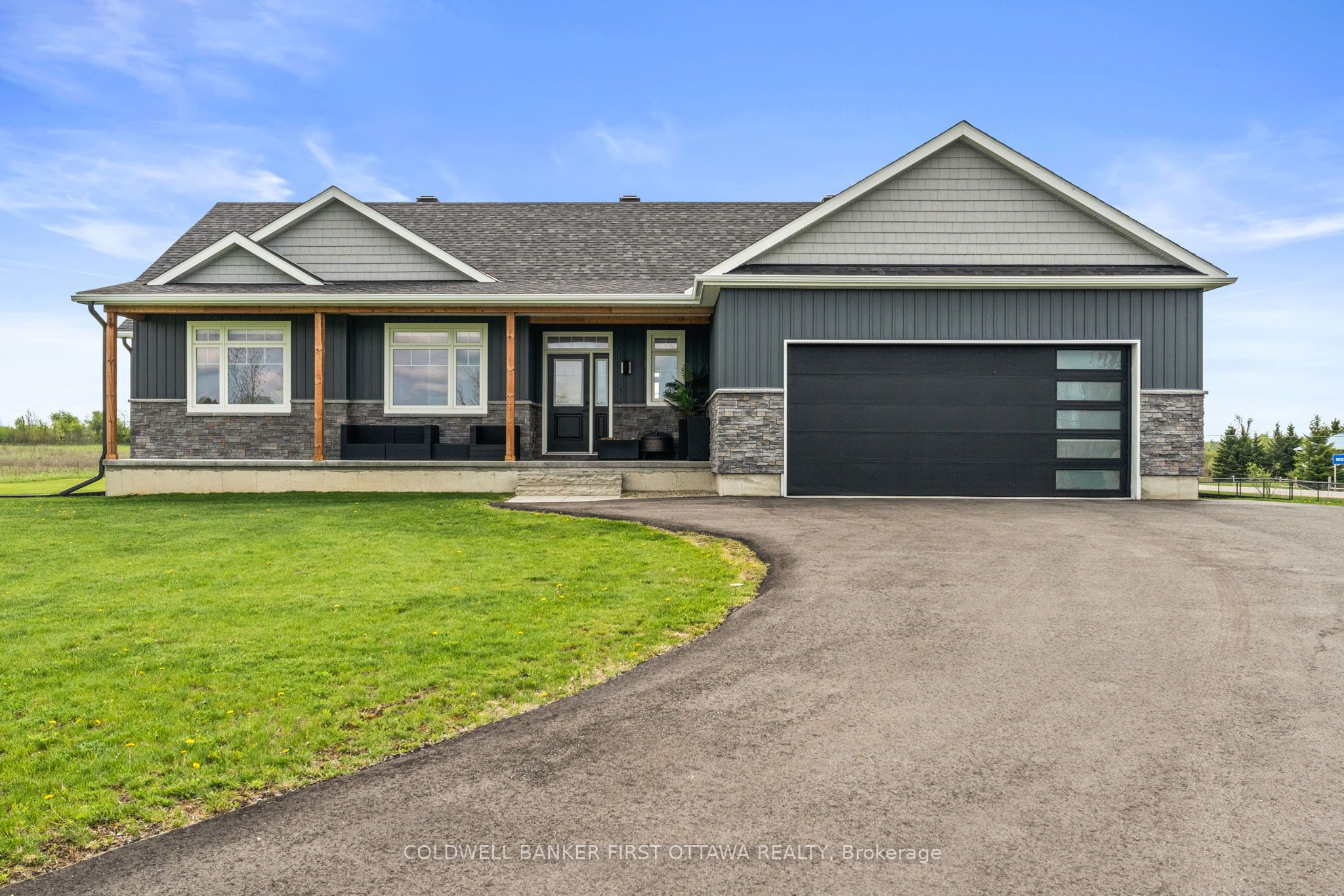1027 MATHESON Drive, Montague, ON K7A 5B8 photo 2