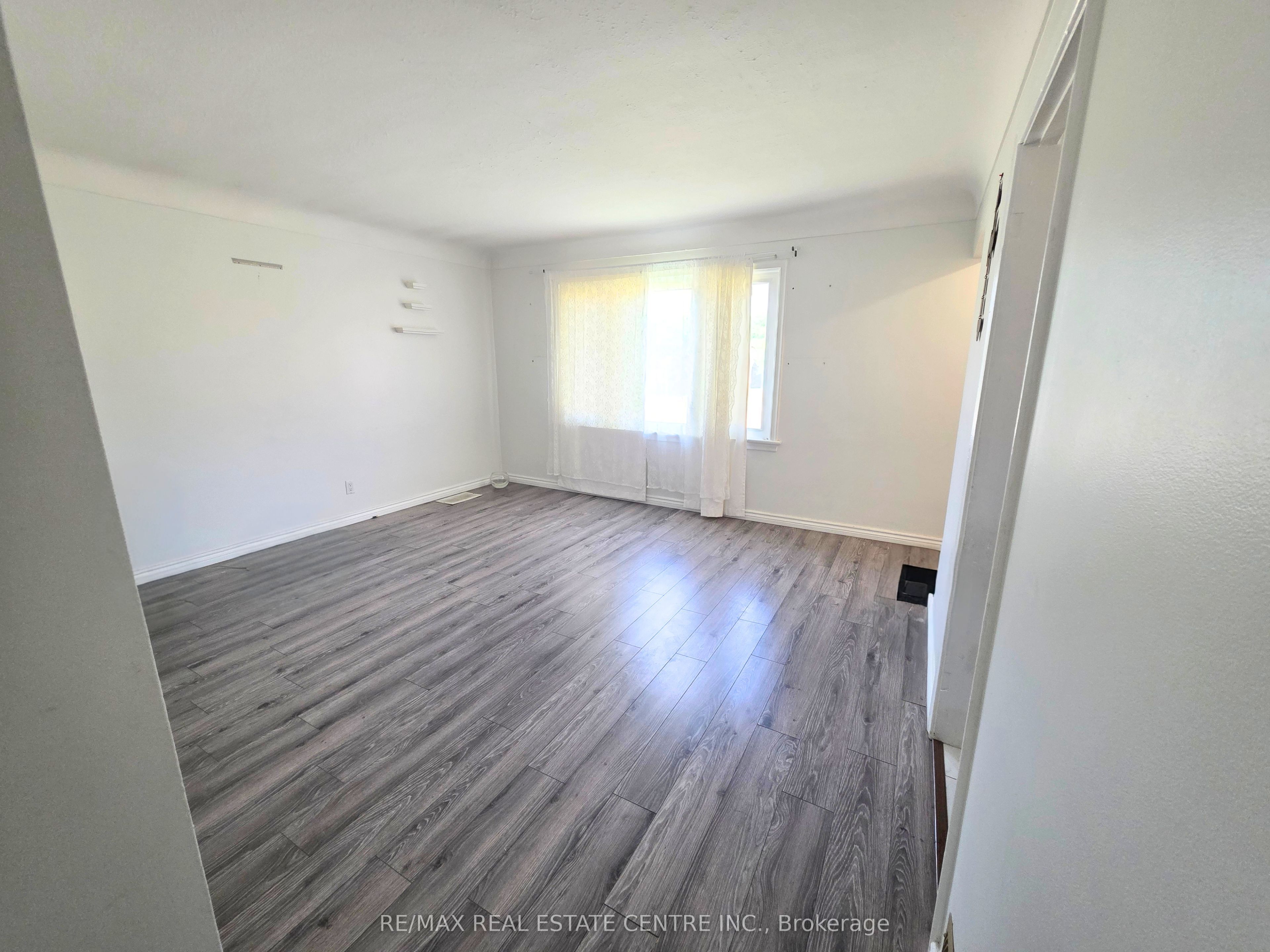 353 East 21st Street, Hamilton, ON L8V 2V1 photo 5