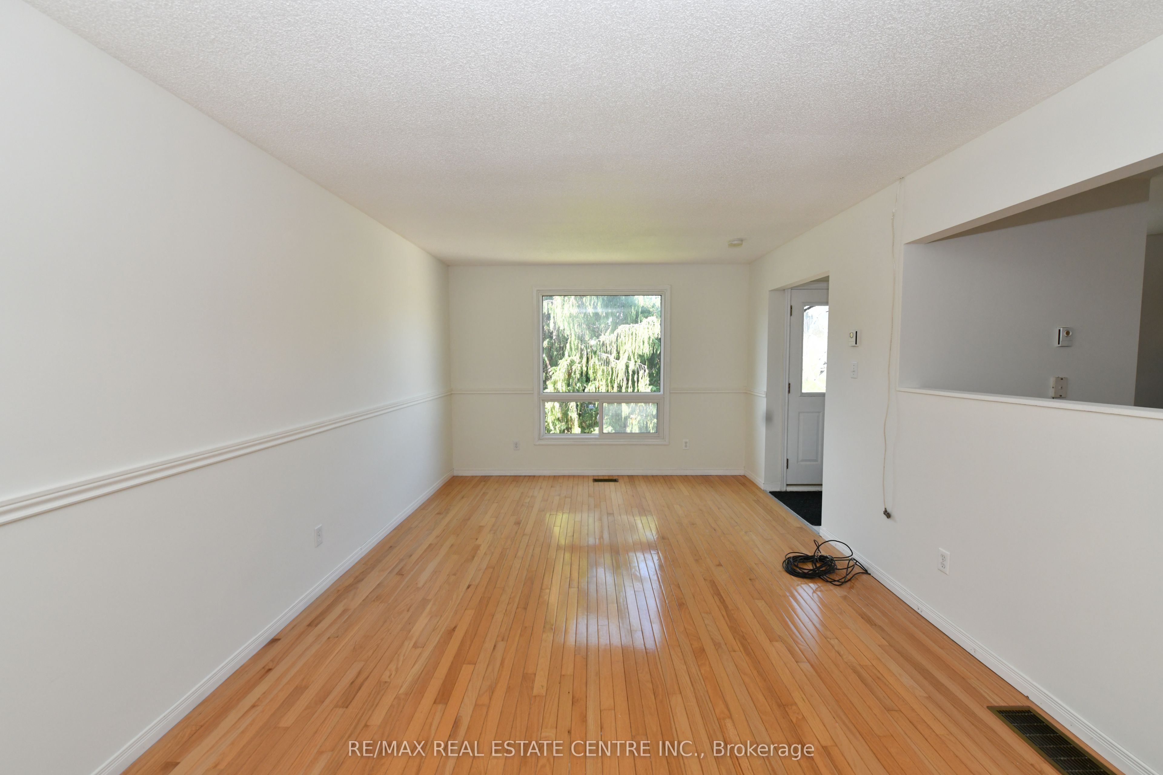 82 Elmwood Avenue, Cambridge, ON N1R 4Y4 photo 2