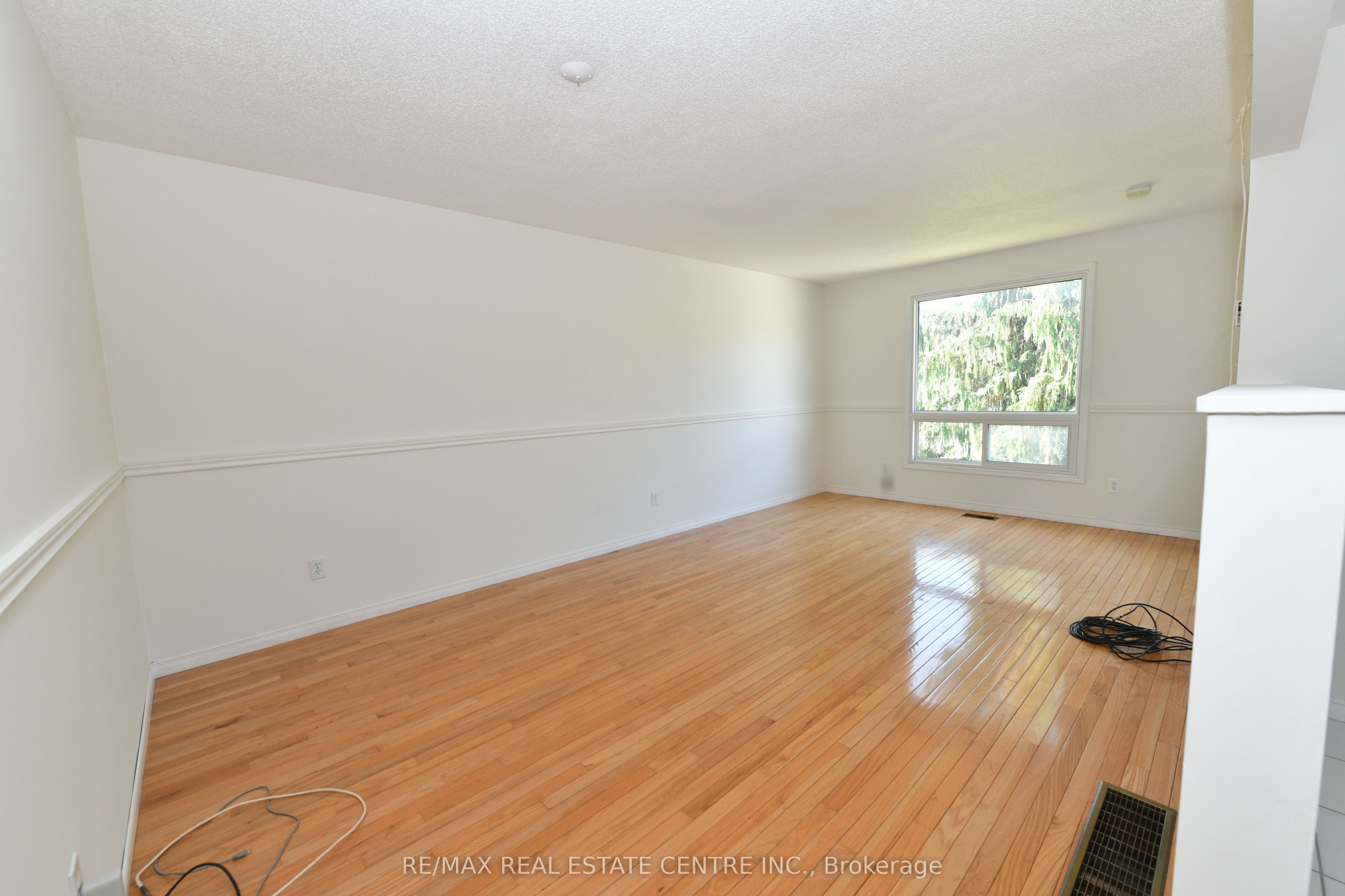 82 Elmwood Avenue, Cambridge, ON N1R 4Y4 photo 4