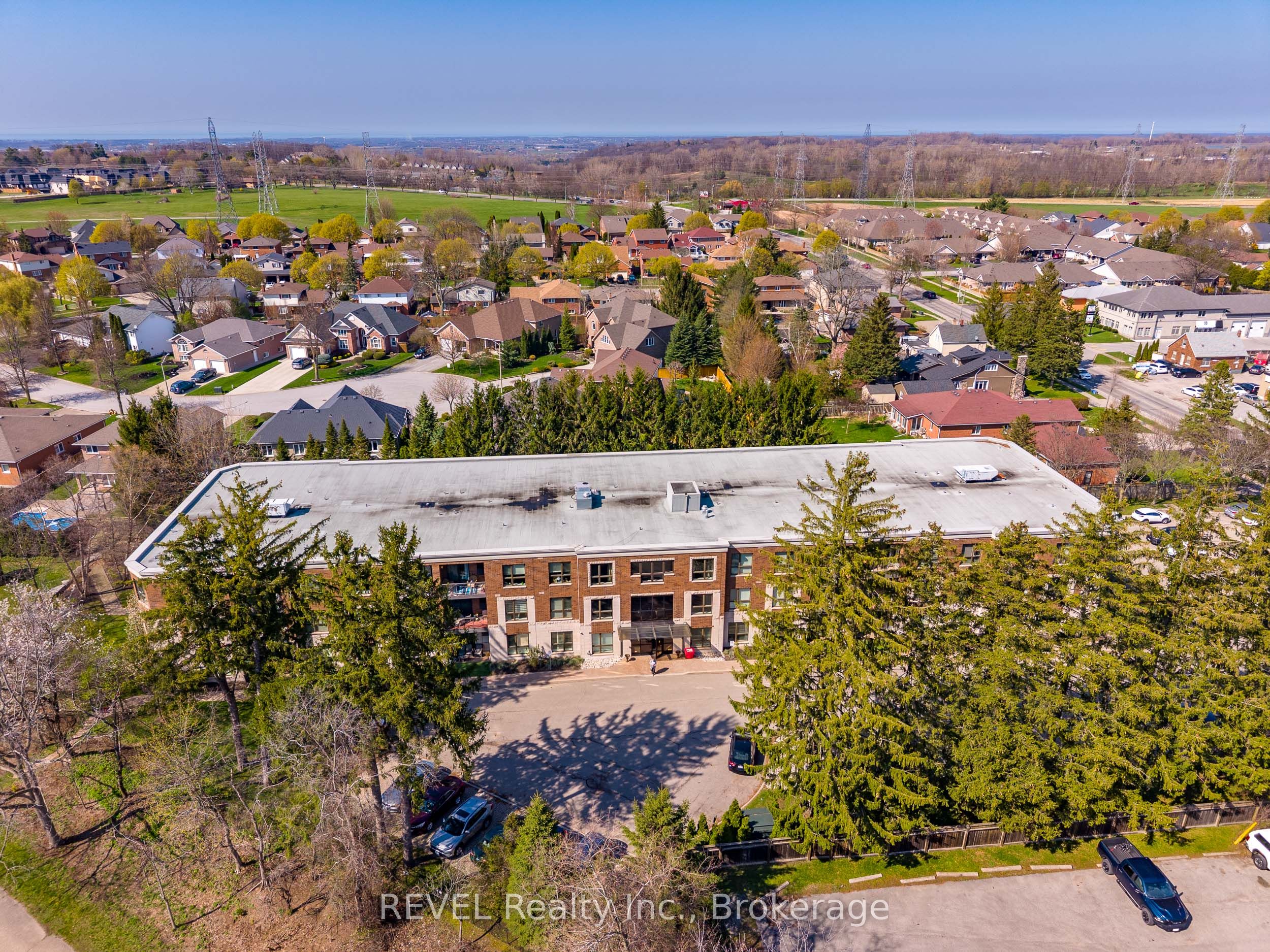 2799 St. Paul Avenue 212, Niagara Falls, ON L2J 2L3 photo 3