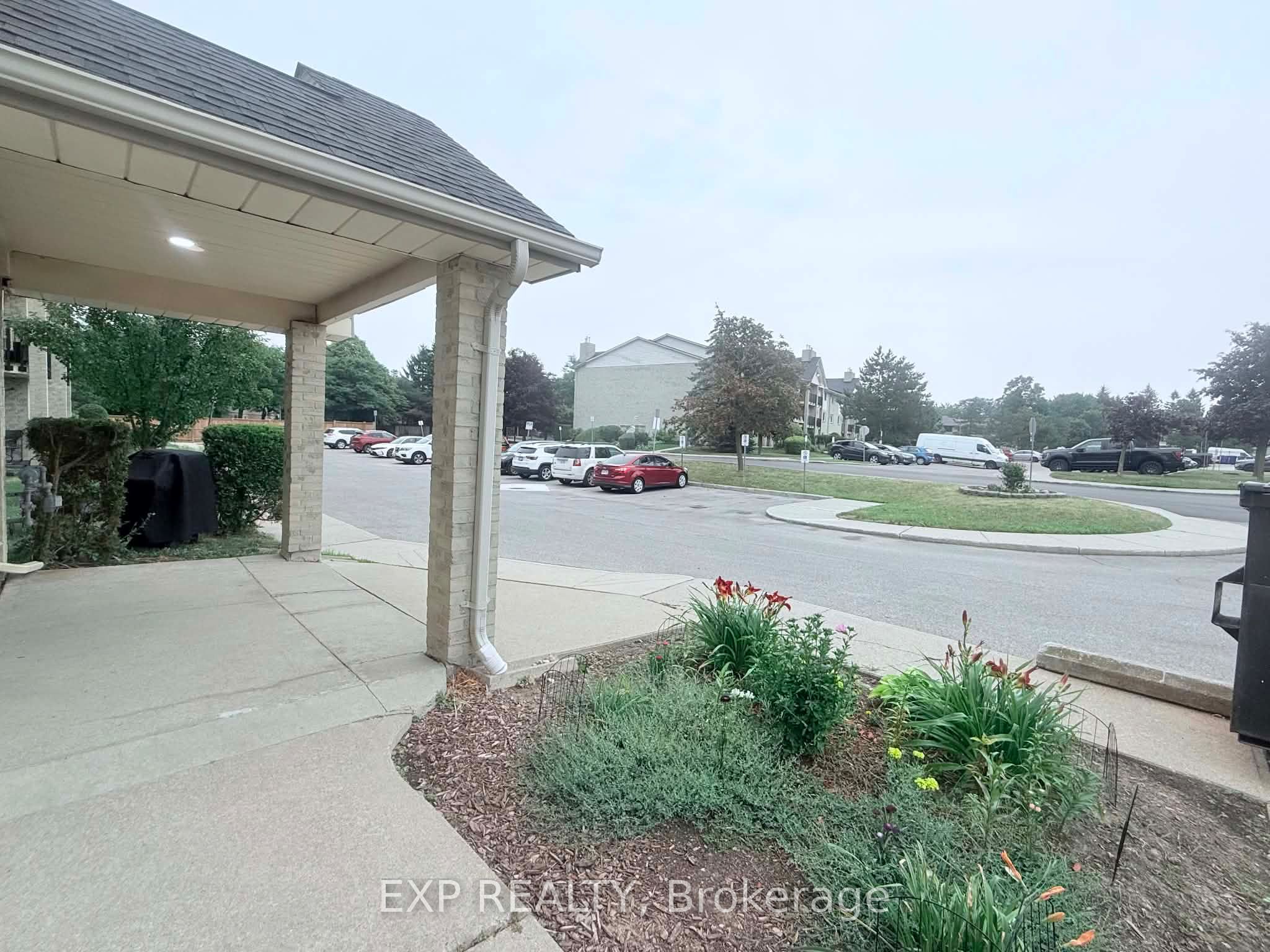 739 Deveron Crescent 210, London South, ON N5Z 4Y1 photo 3