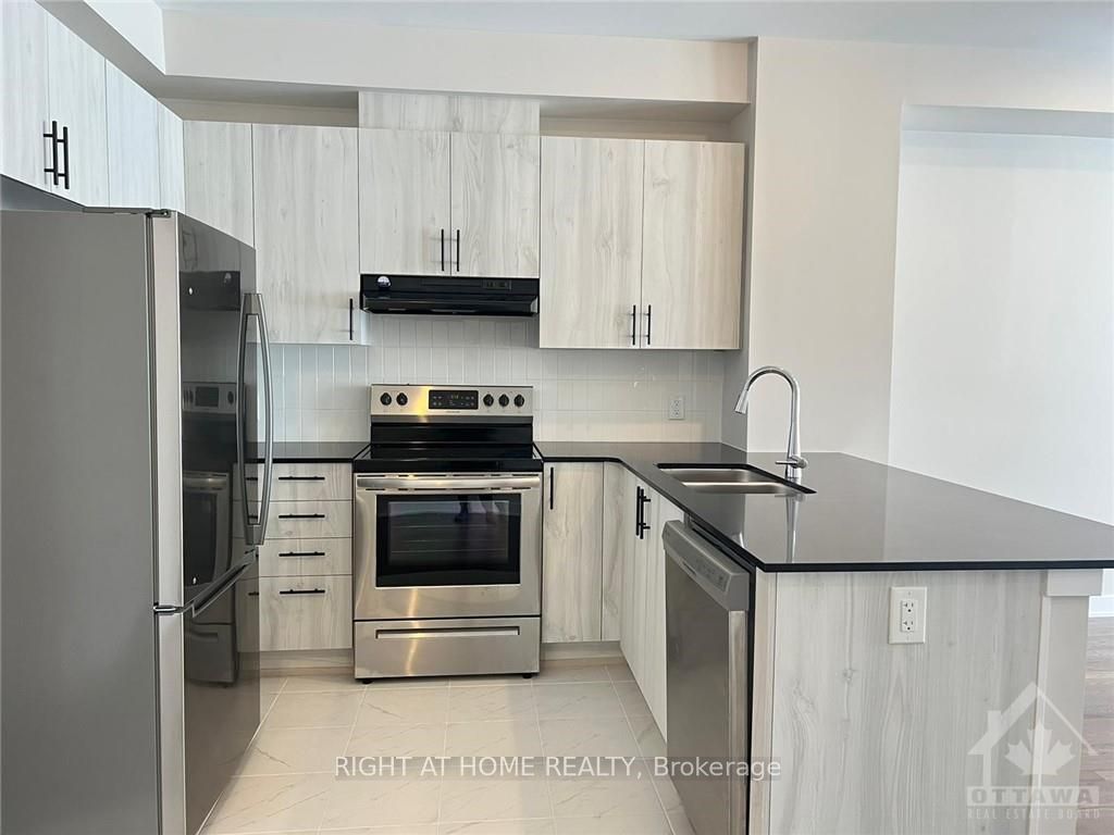 6325 PERTH Street, Stittsville - Munster - Richmond, ON K0A 2Z0 photo 3